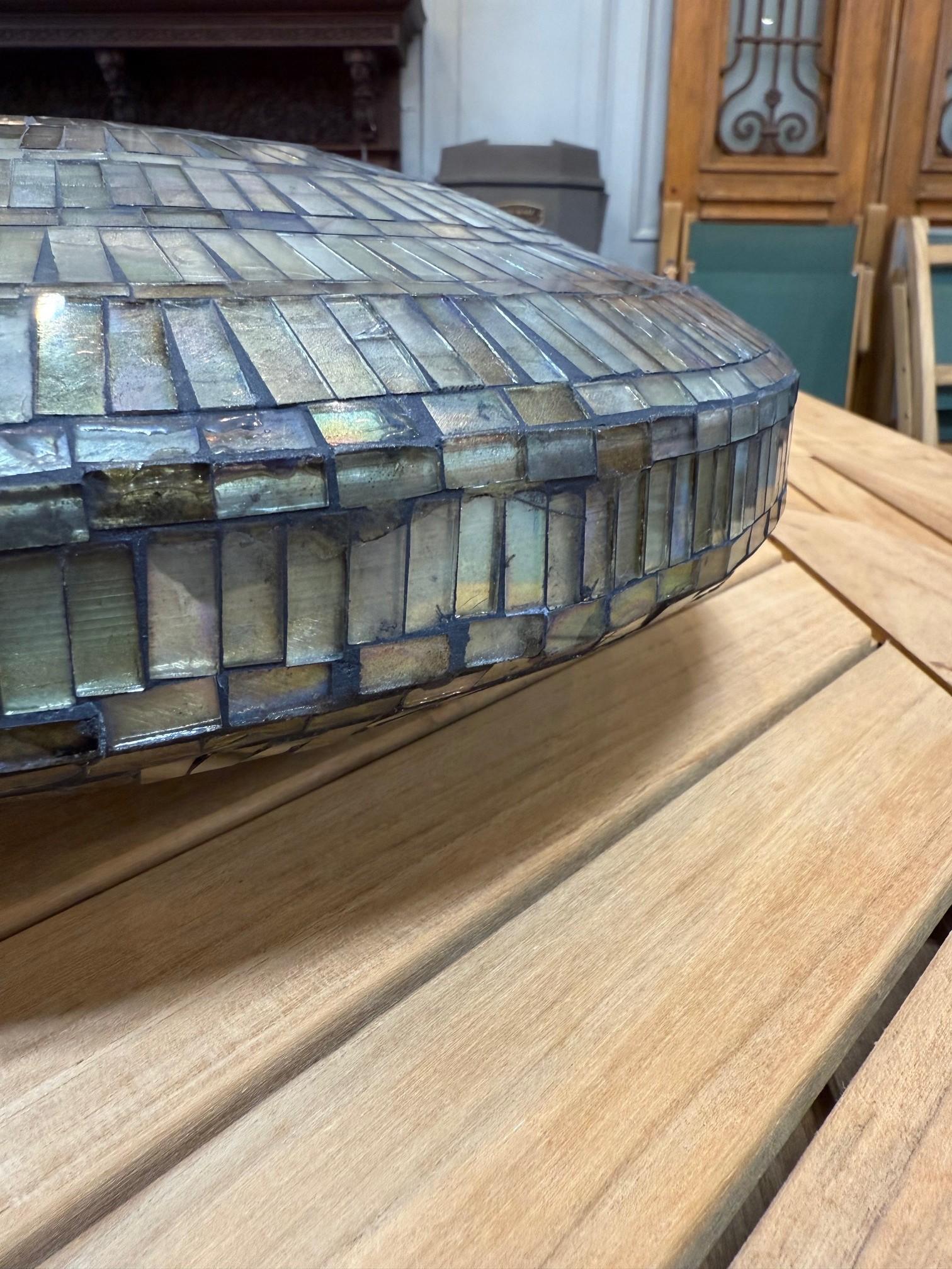 Vase mozaïque (style Tiffany) avec des pièces de vitrail irisées taillées à la main en vente 9