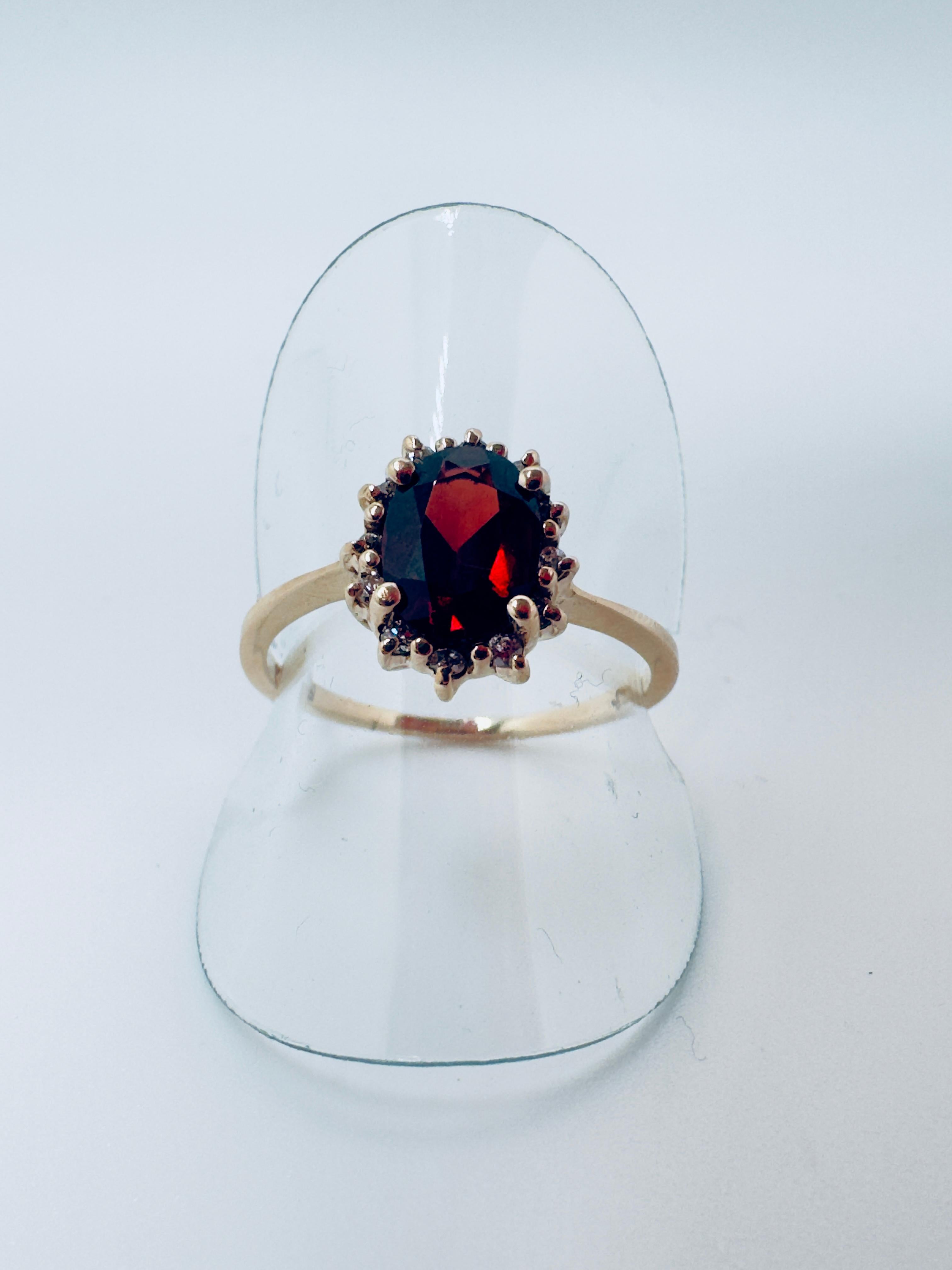 Anello con granato e diamanti del Mozambico in vendita 2
