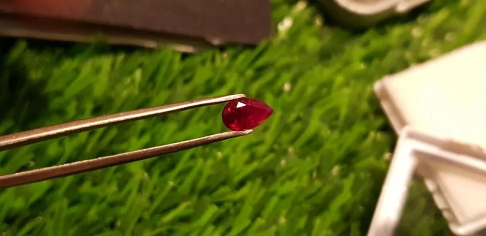Mozambique Ruby 0.83 cts Blood Red Unheated 100% Natural AAA+ Color Certified In New Condition For Sale In Chicago, IL