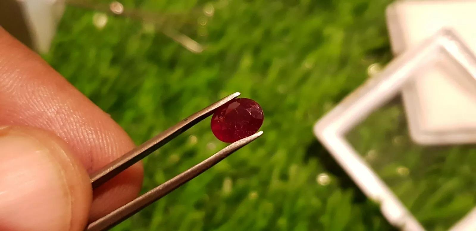 Rubis du Mozambique, pierre taillée de 1,00 carat, rubis non chauffé, 100 % certifié naturel Neuf - En vente à Chicago, IL
