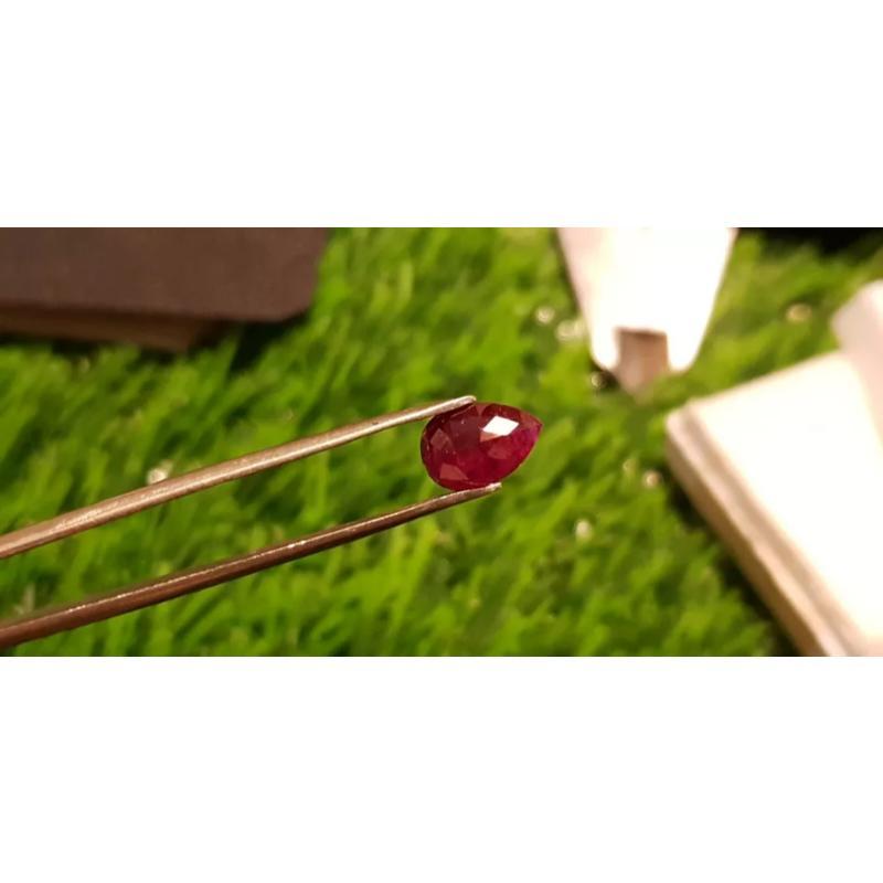 Mozambique Ruby 1.55 cts Purplish Red Natural Ruby Cut Stone Loose In New Condition For Sale In Chicago, IL