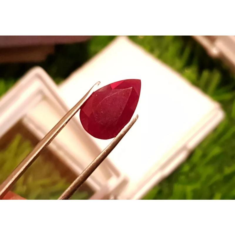 Women's Mozambique Ruby 4.55 ct Purplish Red 100% Natural IGI Certified Ruby Cut Stone For Sale