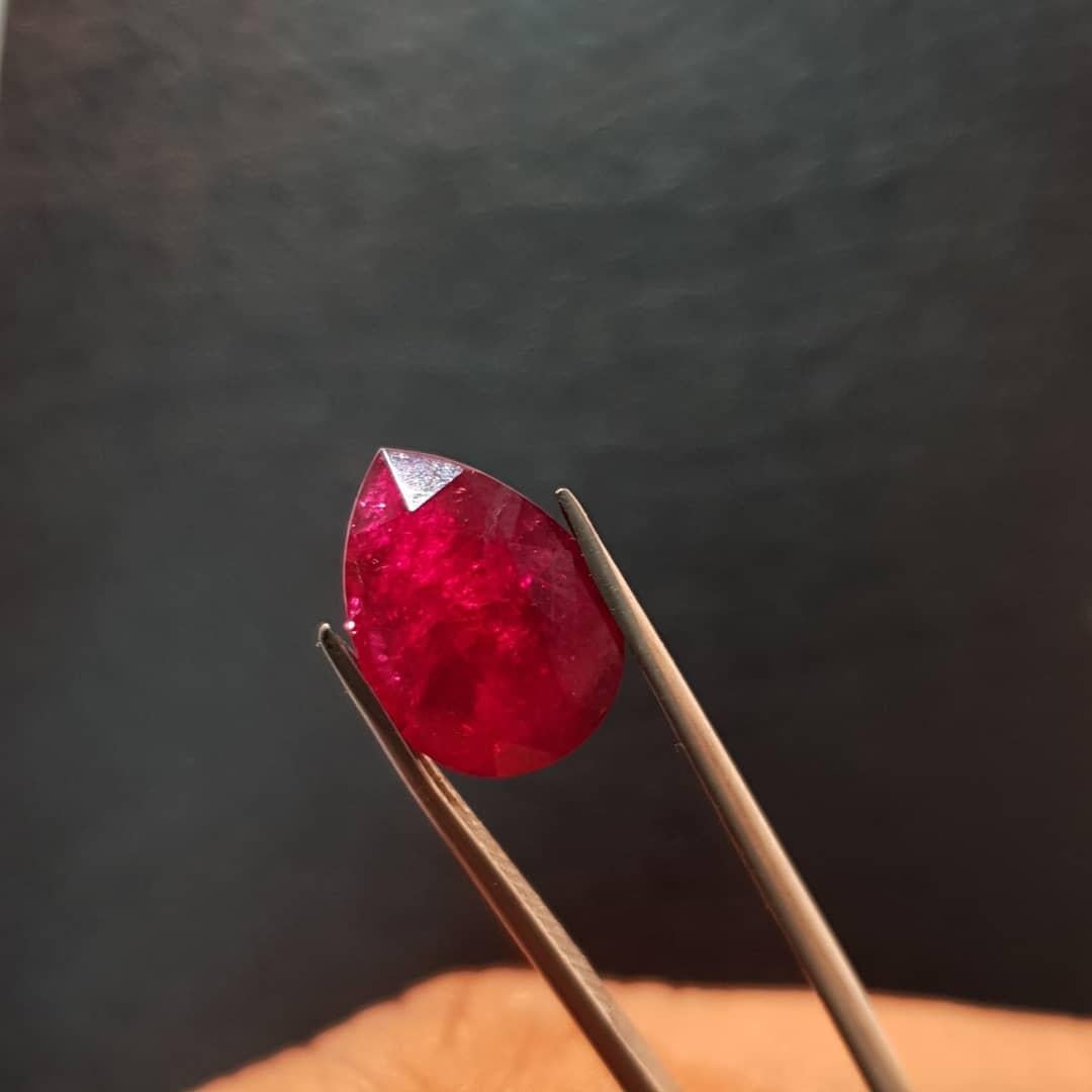 Mozambique Ruby 5.48cts Purplish Red Rare Size IGI Certified Natural Ruby Cut For Sale 5