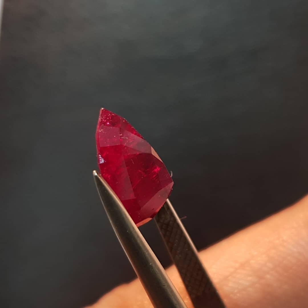 Mozambique Ruby 5.48cts Purplish Red Rare Size IGI Certified Natural Ruby Cut For Sale 8
