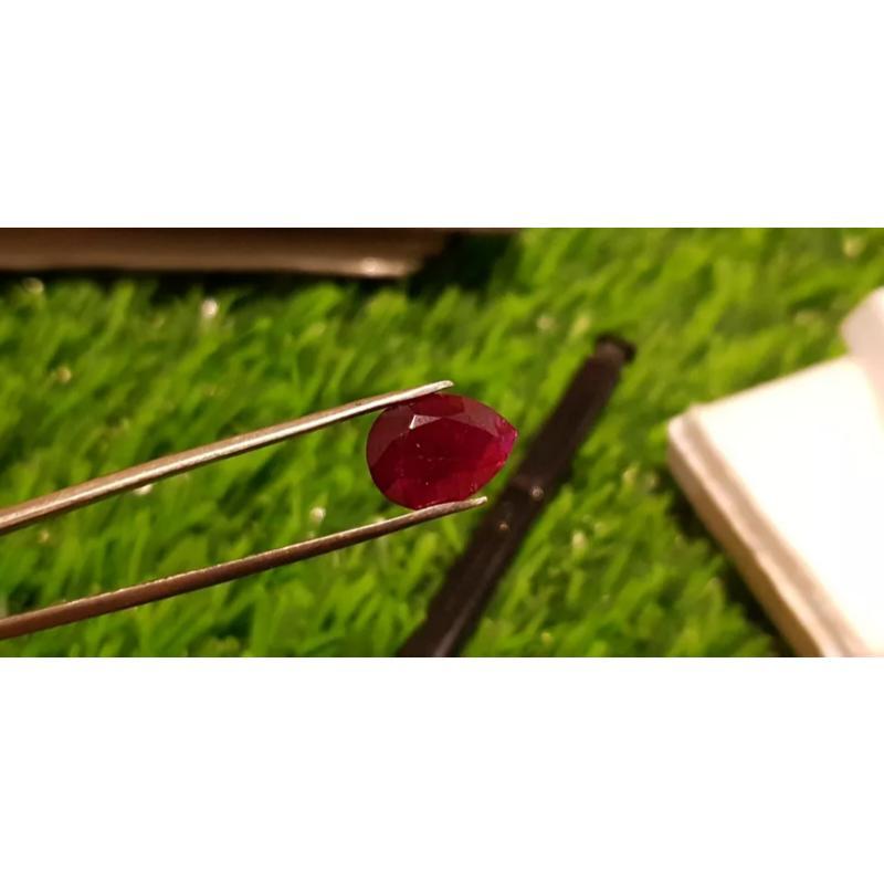 Mozambique Ruby 5.48cts Purplish Red Rare Size IGI Certified Natural Ruby Cut In New Condition For Sale In Chicago, IL