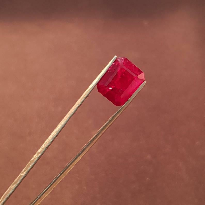 Rubí de Mozambique 6,72 qts Rubí rojo de sangre sin calentar certificado IGITL sin calor Corte esmeralda en venta