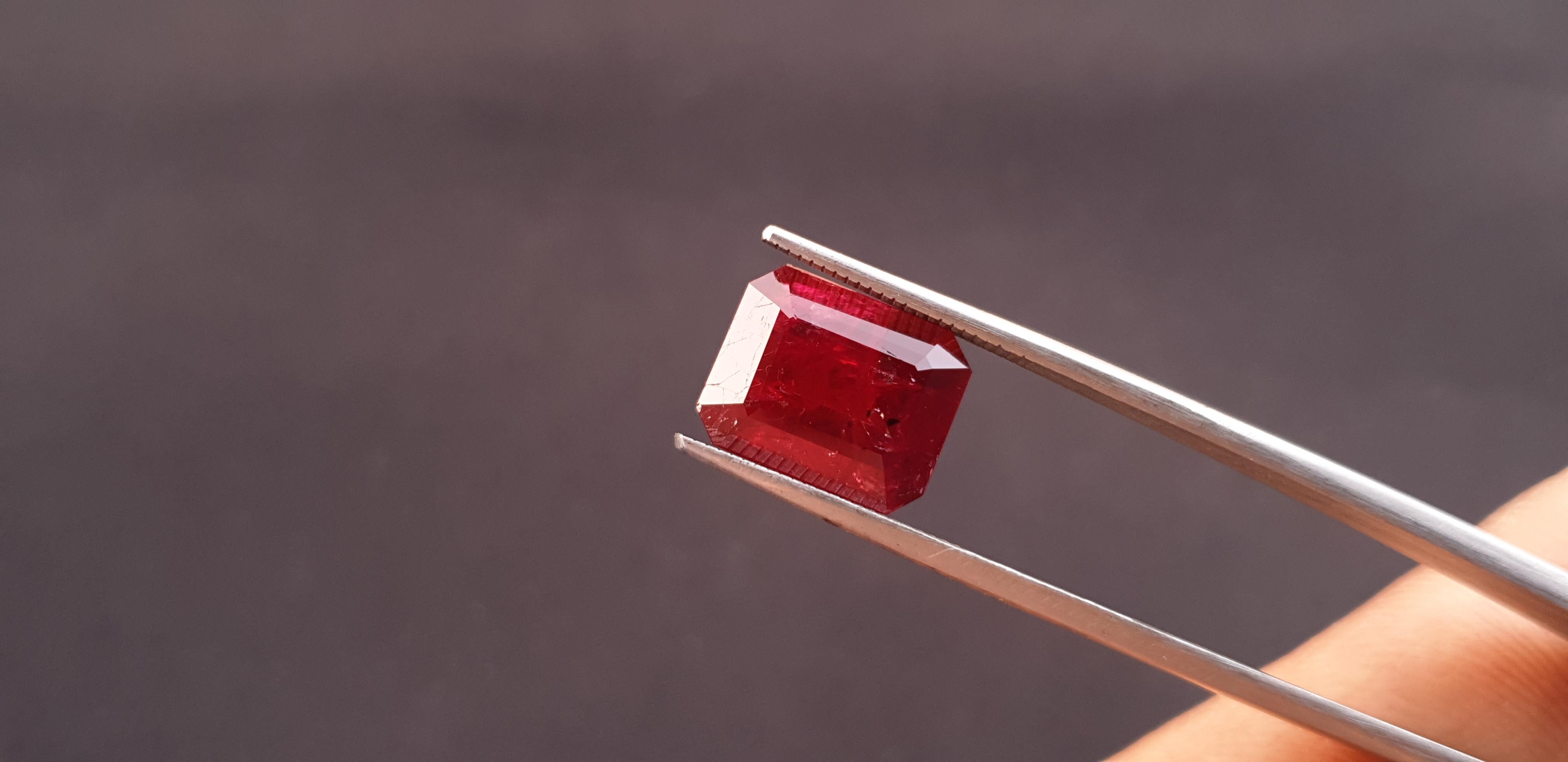 Femenino o masculino Rubí de Mozambique 6,72 qts Rubí rojo de sangre sin calentar certificado IGITL sin calor en venta