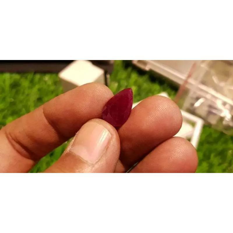 Mozambique Ruby 8.77cts Natural Unheated Blood Red Pear Stone In New Condition For Sale In Chicago, IL