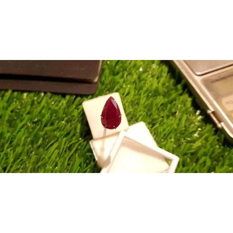 Rubis du Mozambique 8,77 carats, pierre naturelle non chauffée rouge sang de poire