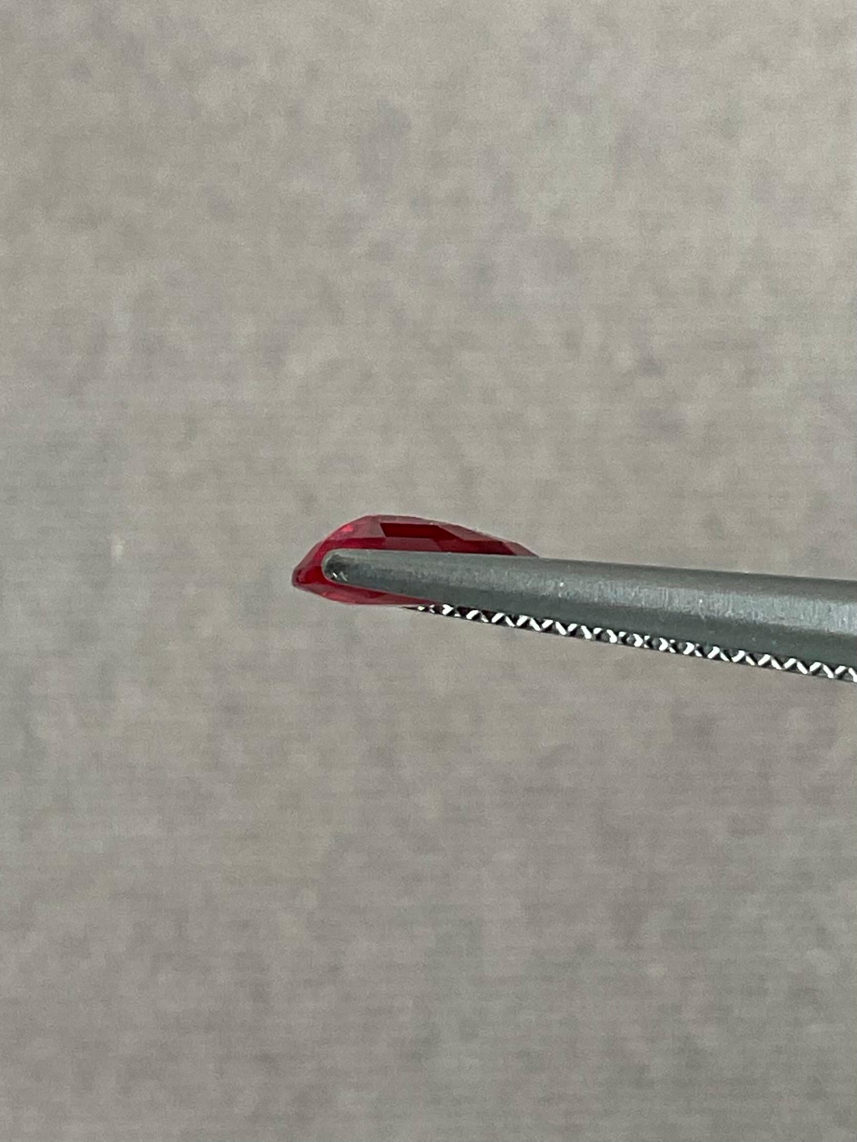 Rubino del Mozambico 1,63 carati Non riscaldato In condizioni Nuovo in vendita a Khet Bang Rak, 10