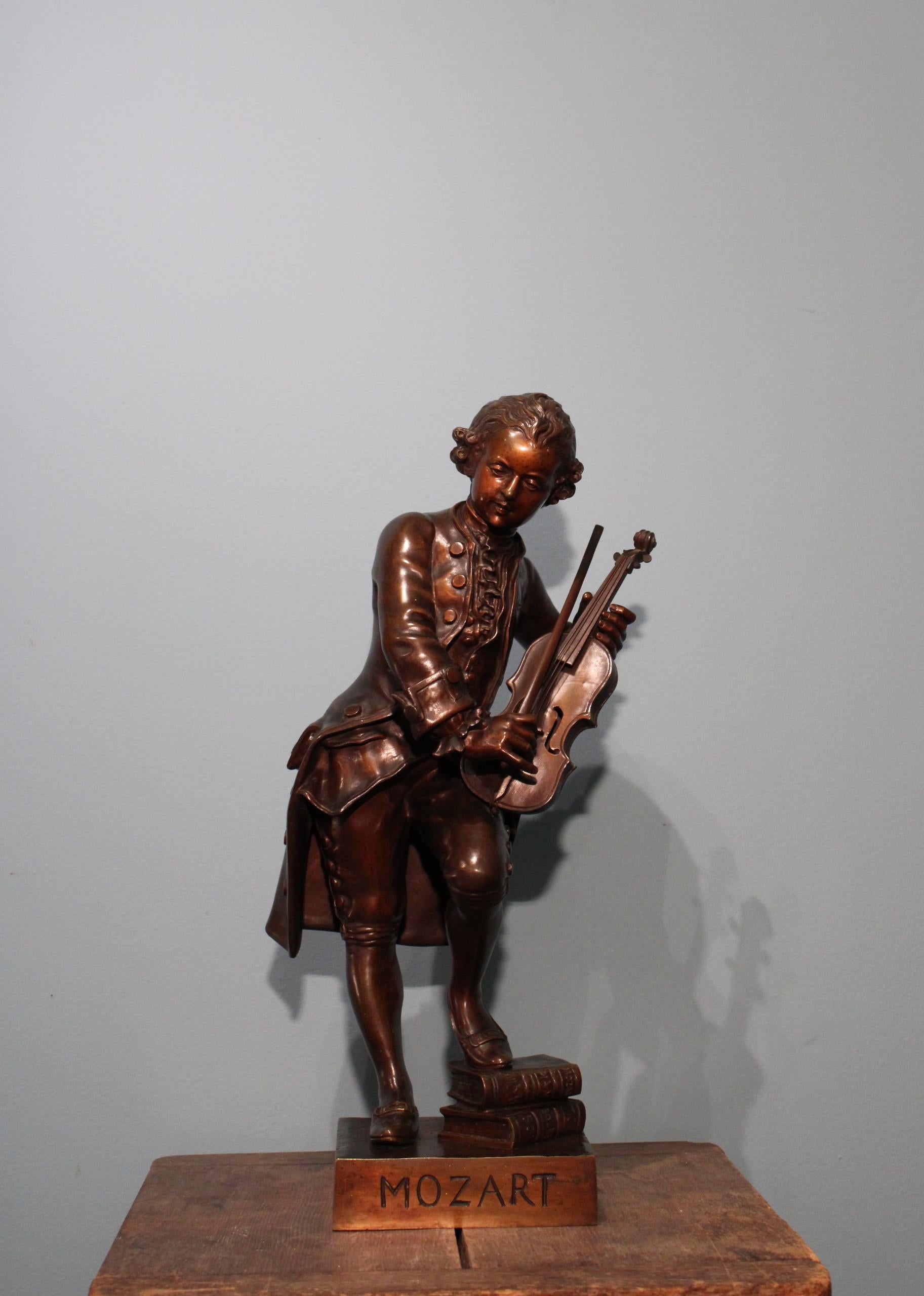 Mozart Bronze, Marcel Debut 4