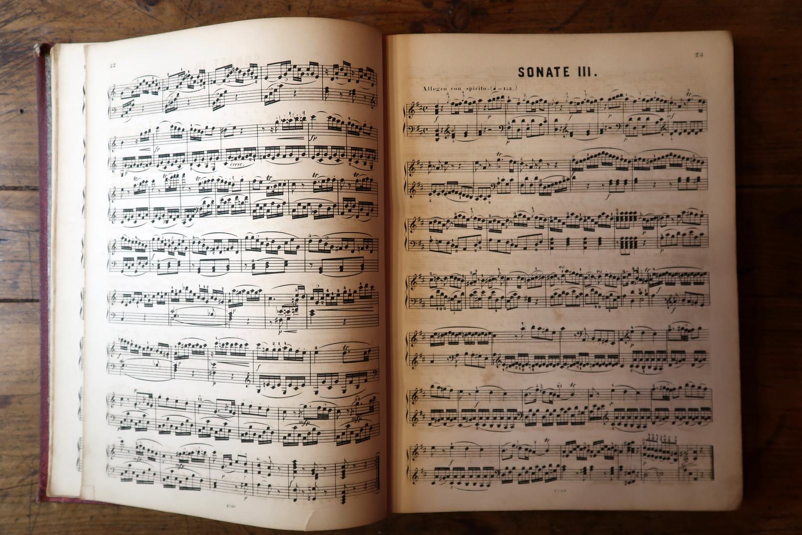 Mozart Legacy Preserved: Vintage German Sheet Music Book - Early 20th c., 2C07 For Sale 4