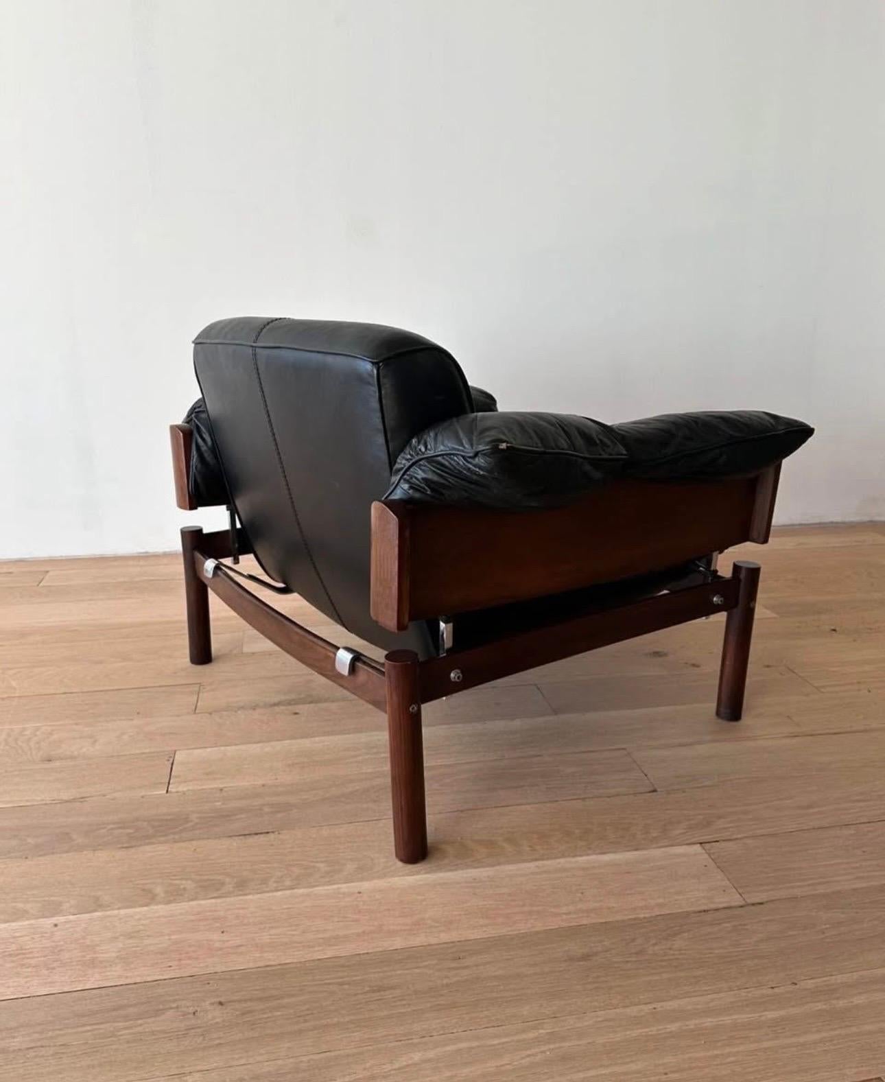 MP-13 Armchairs by Percival Lafer In Good Condition For Sale In Weehawken, NJ