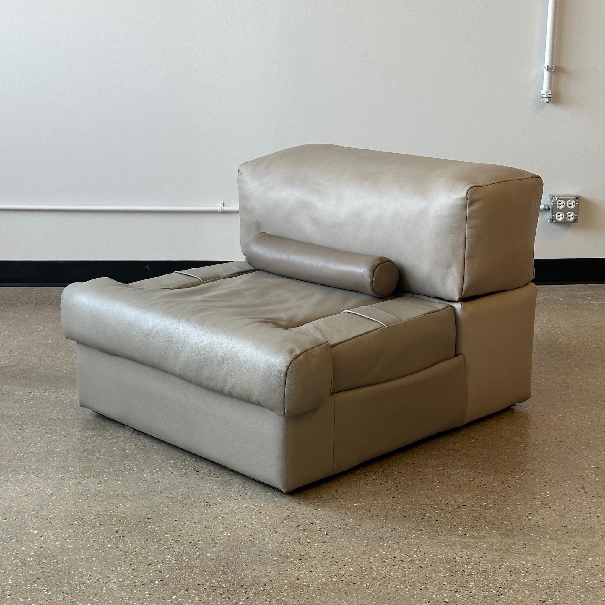 Brésilien Chaise brésilienne MP-141 de Percival Lafer en vente