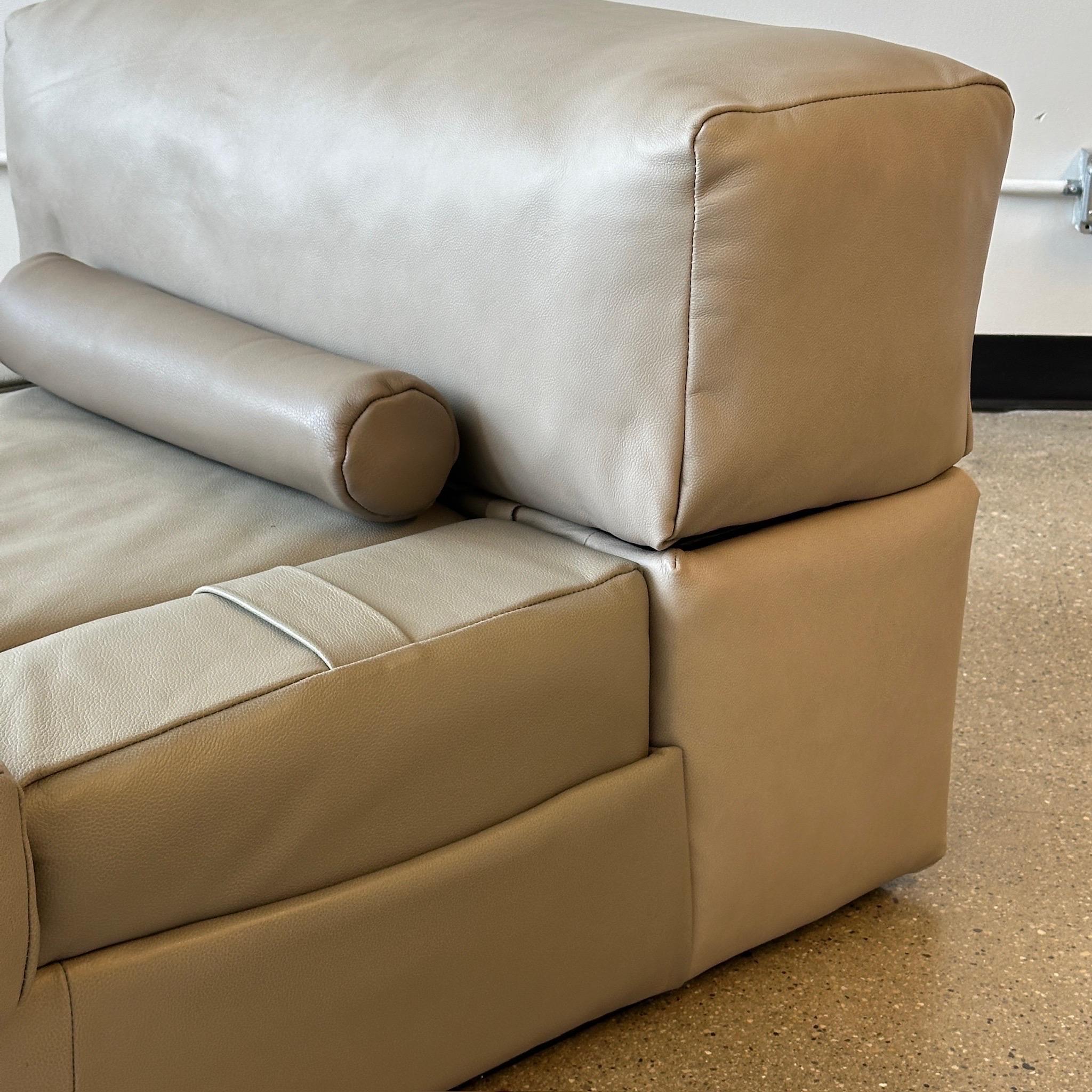 Chaise brésilienne MP-141 de Percival Lafer Bon état - En vente à Chicago, IL