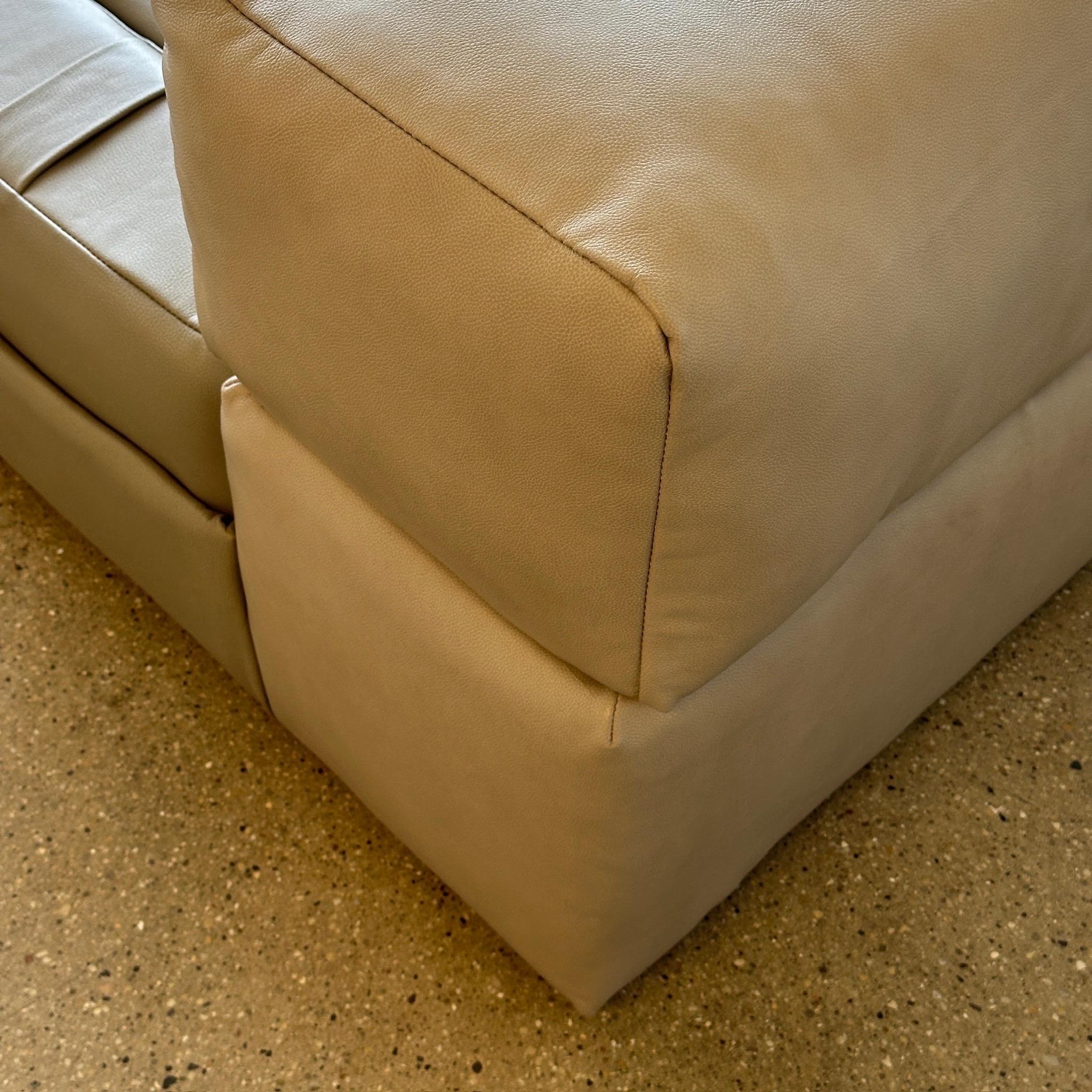 Chaise brésilienne MP-141 de Percival Lafer en vente 1