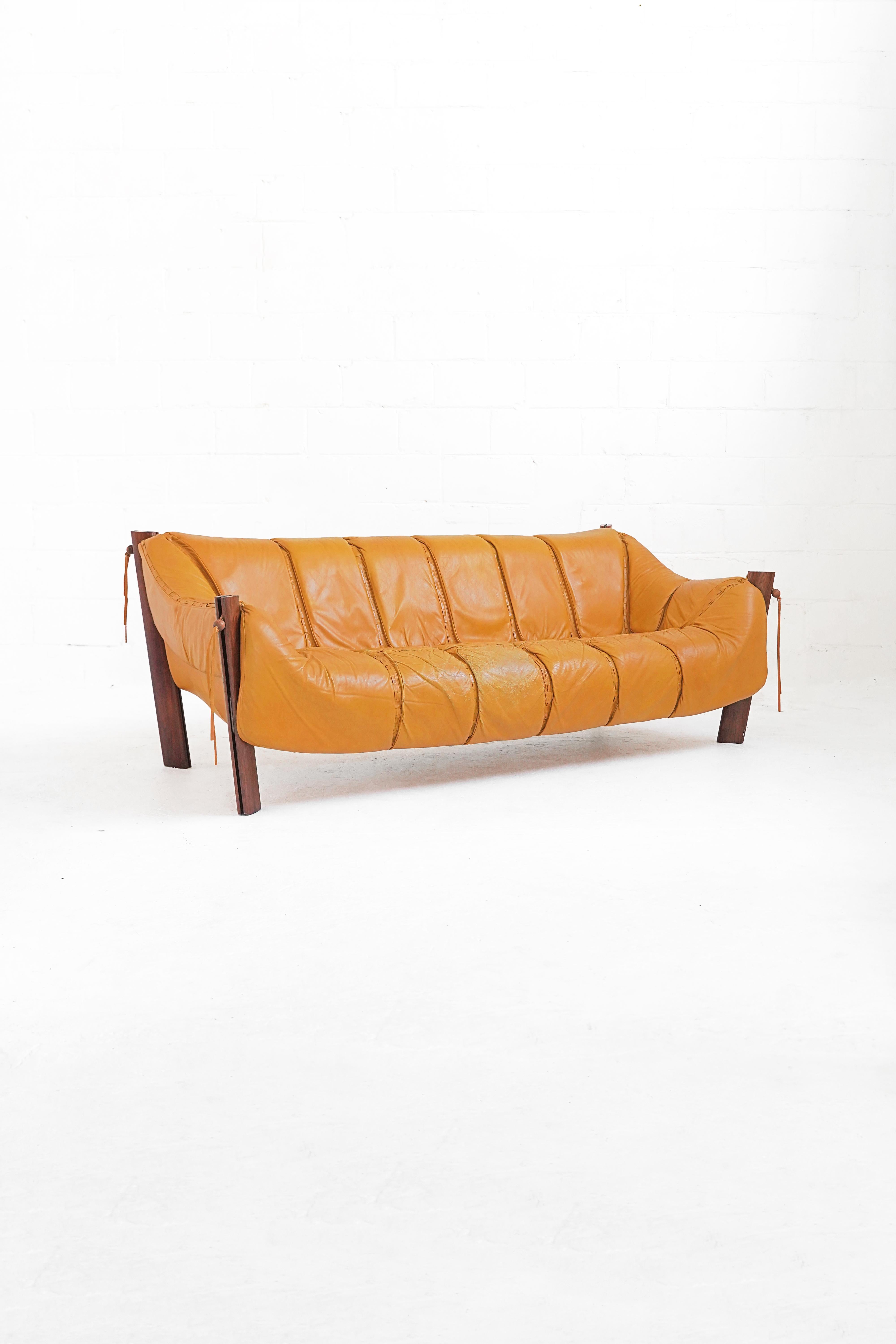 MP-211 Lounge Chair by Brazilian Designer Percival Lafer for Móveis Lafer 11