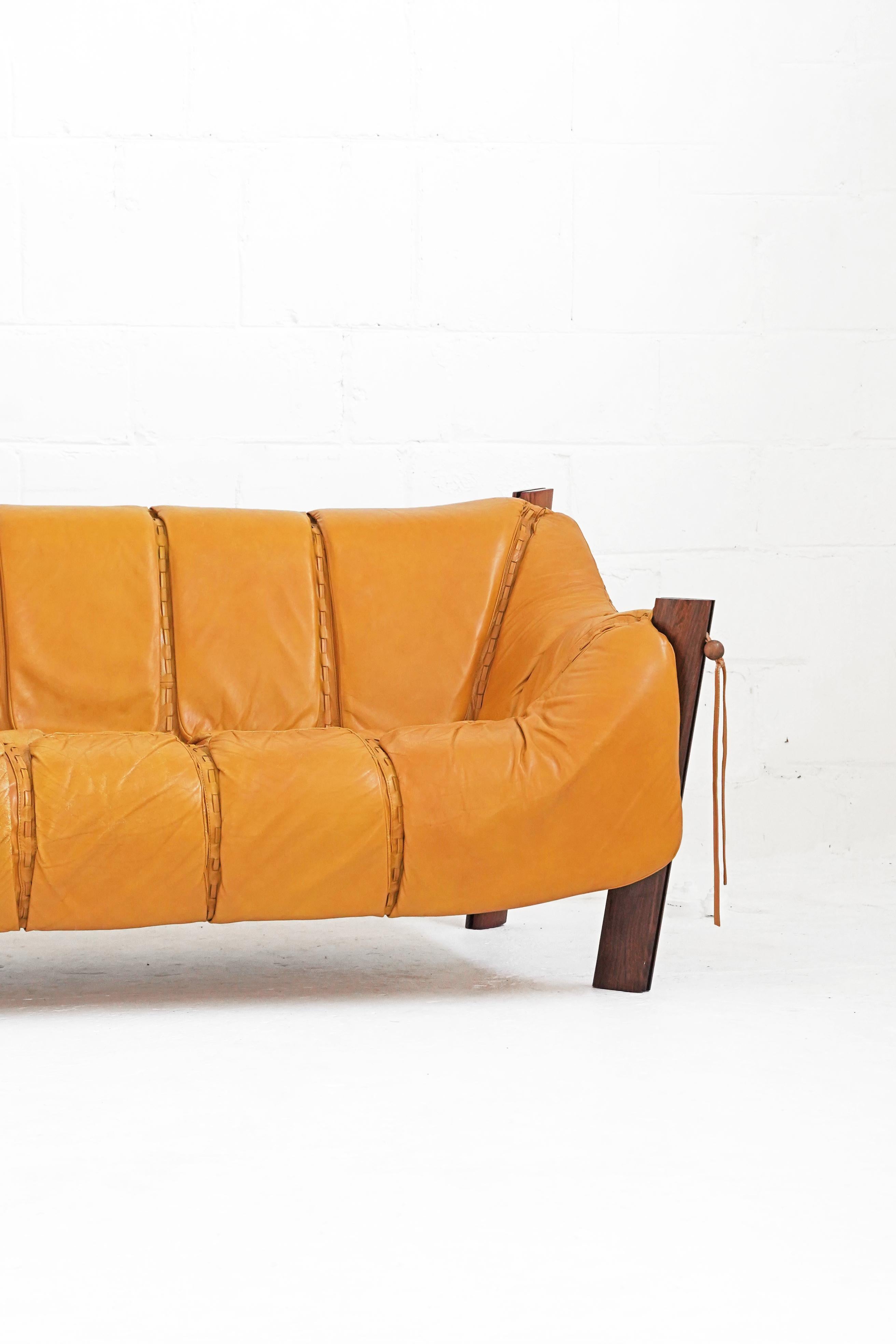 MP-211 Sofa in Leather by Brazilian Designer Percival Lafer for Móveis Lafer 6