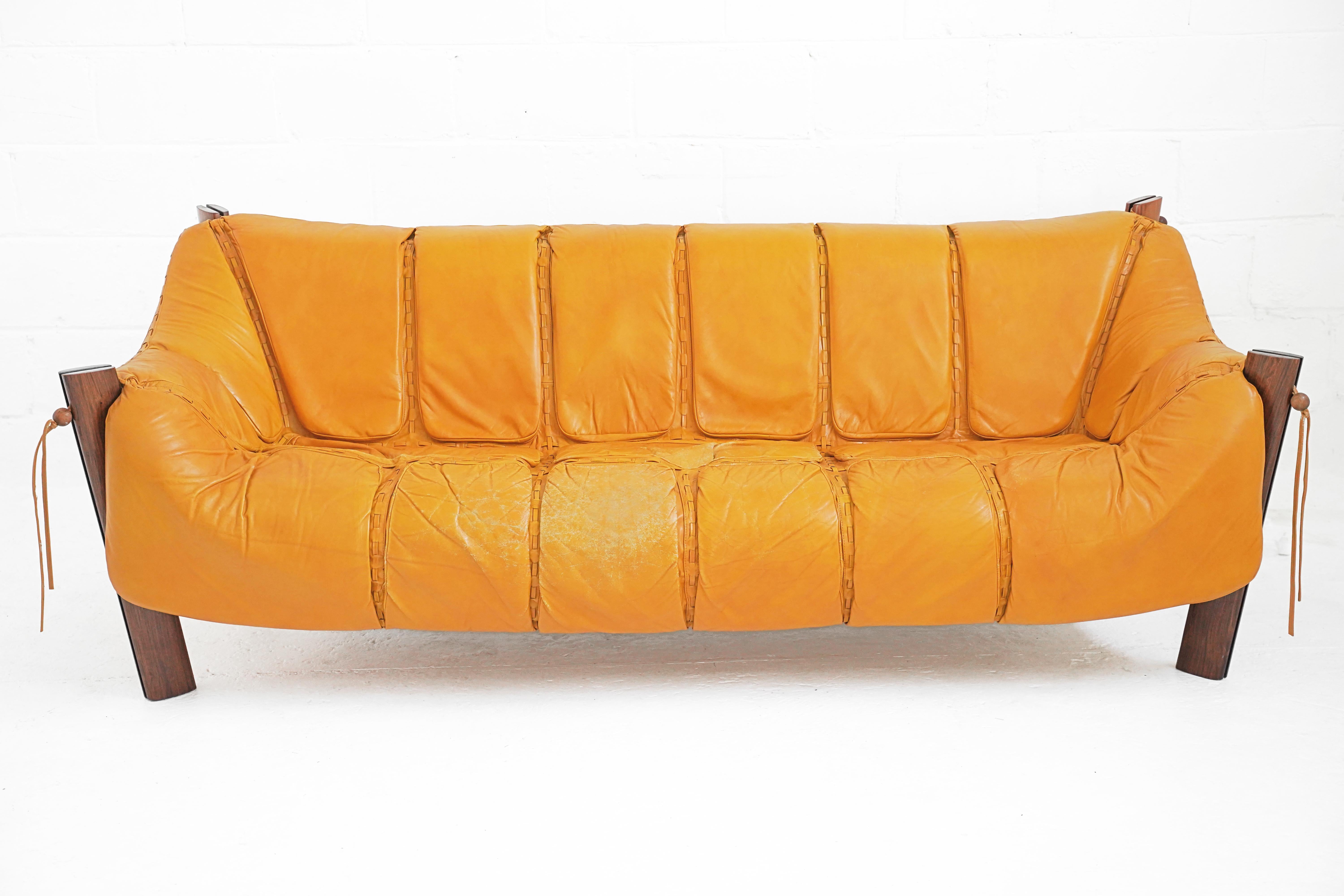 MP-211 Sofa in Leather by Brazilian Designer Percival Lafer for Móveis Lafer 7