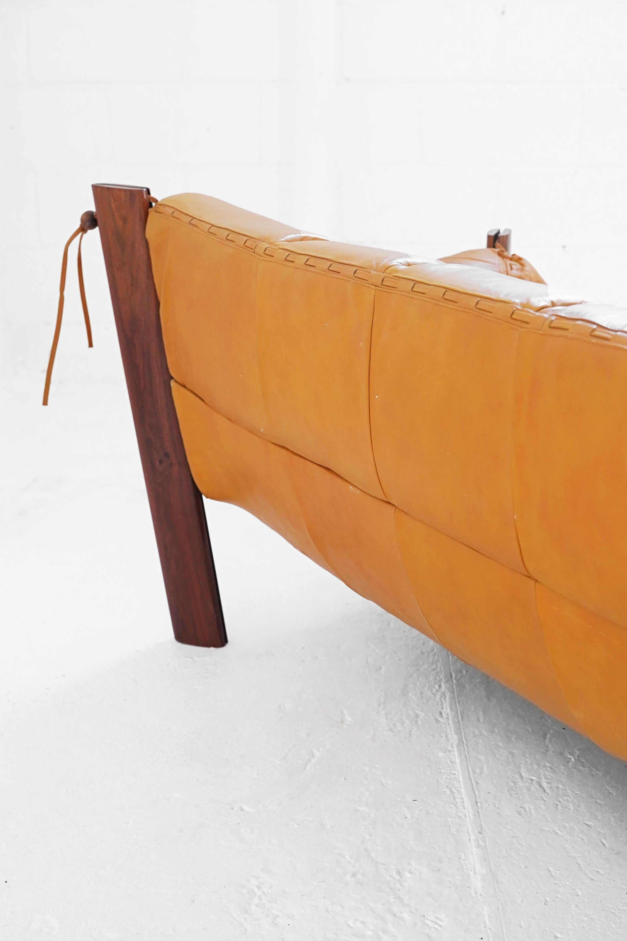 MP-211 Sofa in Leather by Brazilian Designer Percival Lafer for Móveis Lafer 2