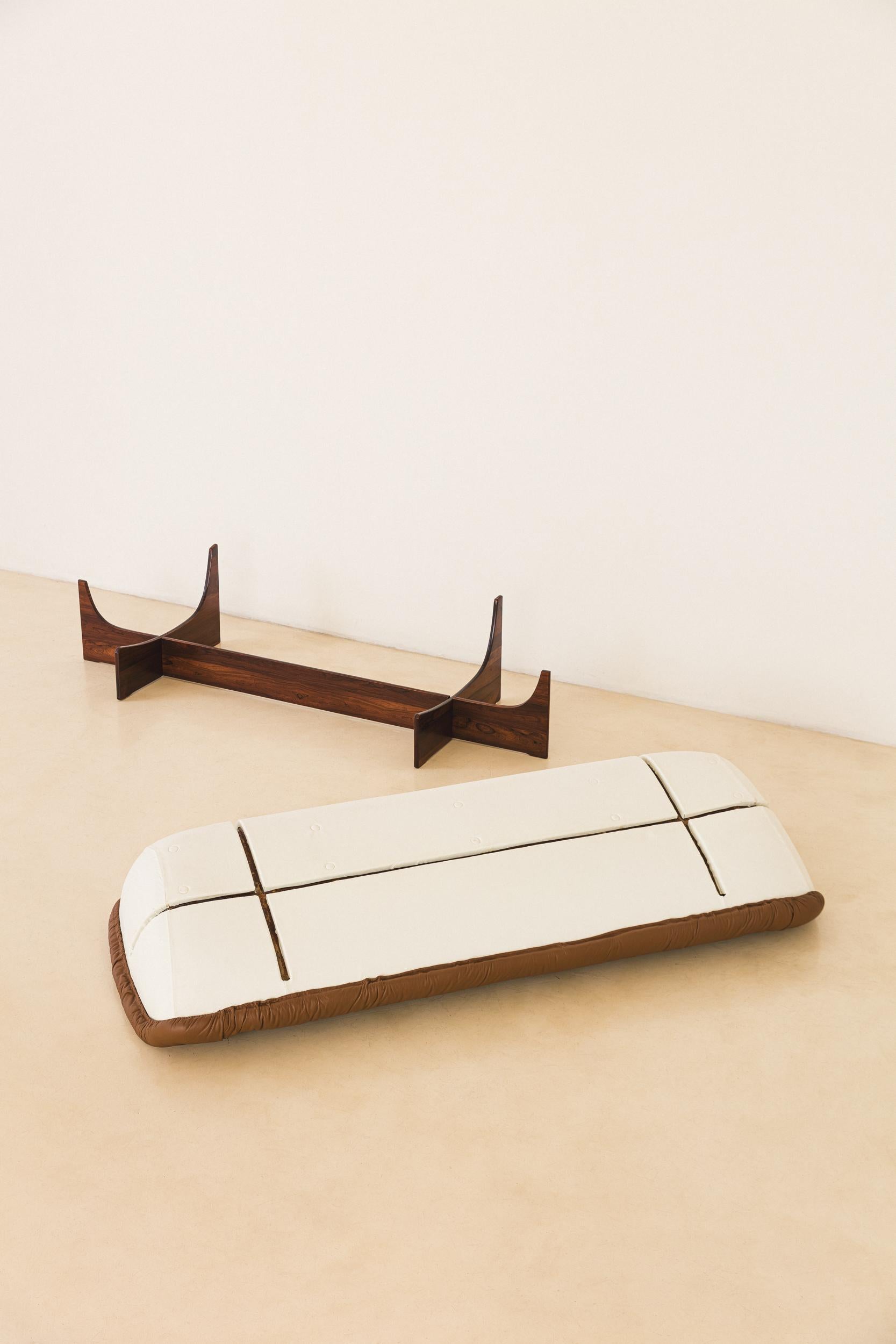 MP-61 Sofa in Rosewood by Brazilian Designer Percival Lafer, 1973 For Sale 8