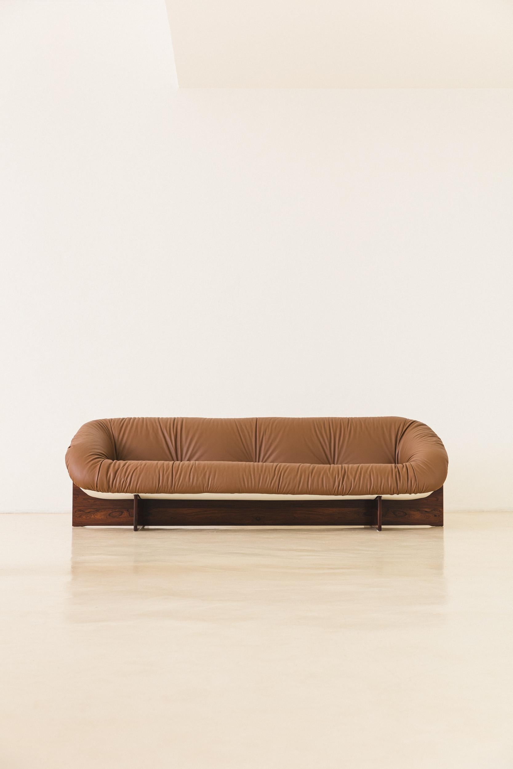 MP-61 Sofa in Rosewood by Brazilian Designer Percival Lafer, 1973 In Good Condition For Sale In New York, NY