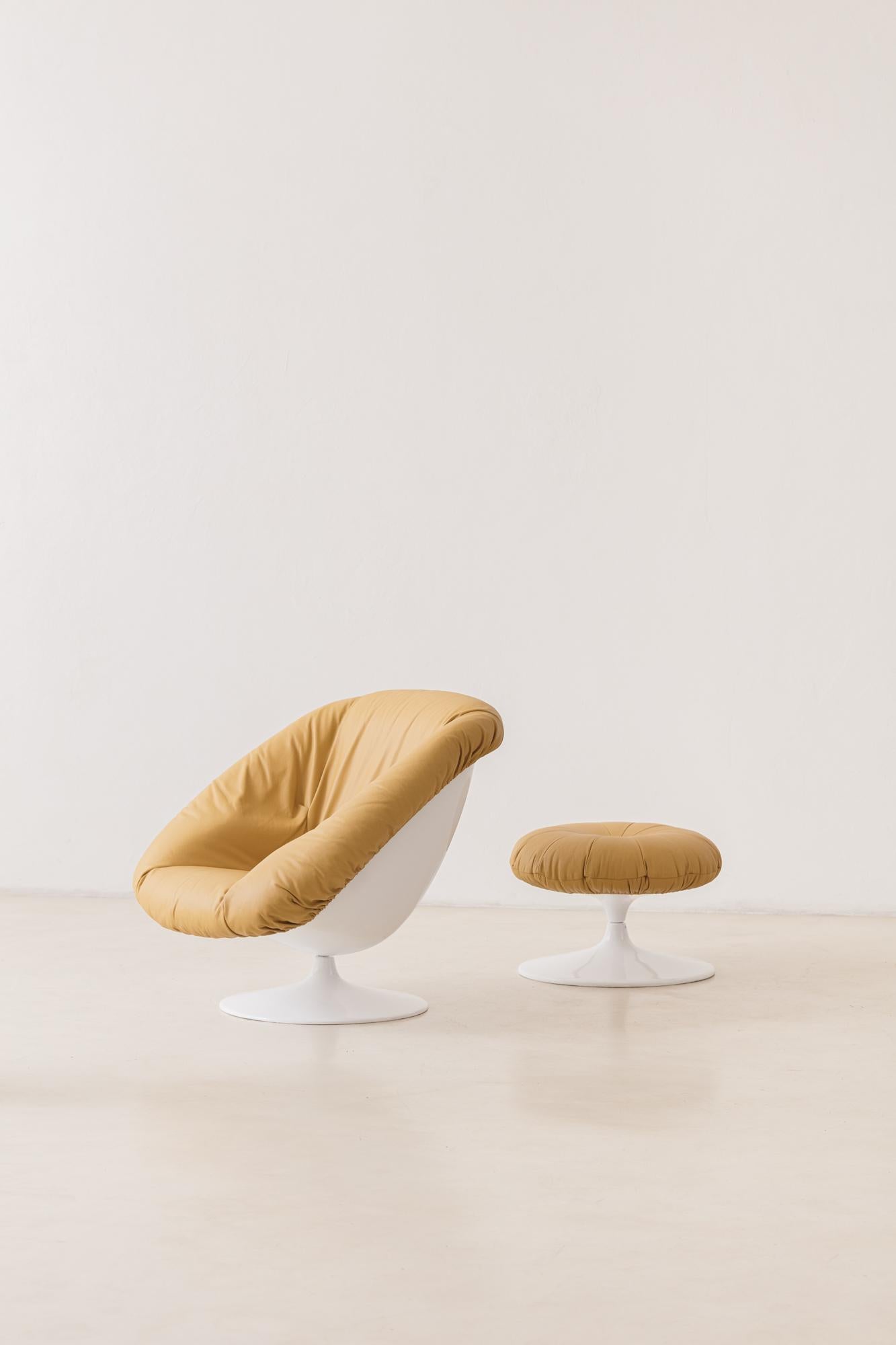 MP-71 Armchair with ottoman by Percival Lafer, 1970s, Brazilian Midcentury For Sale 5