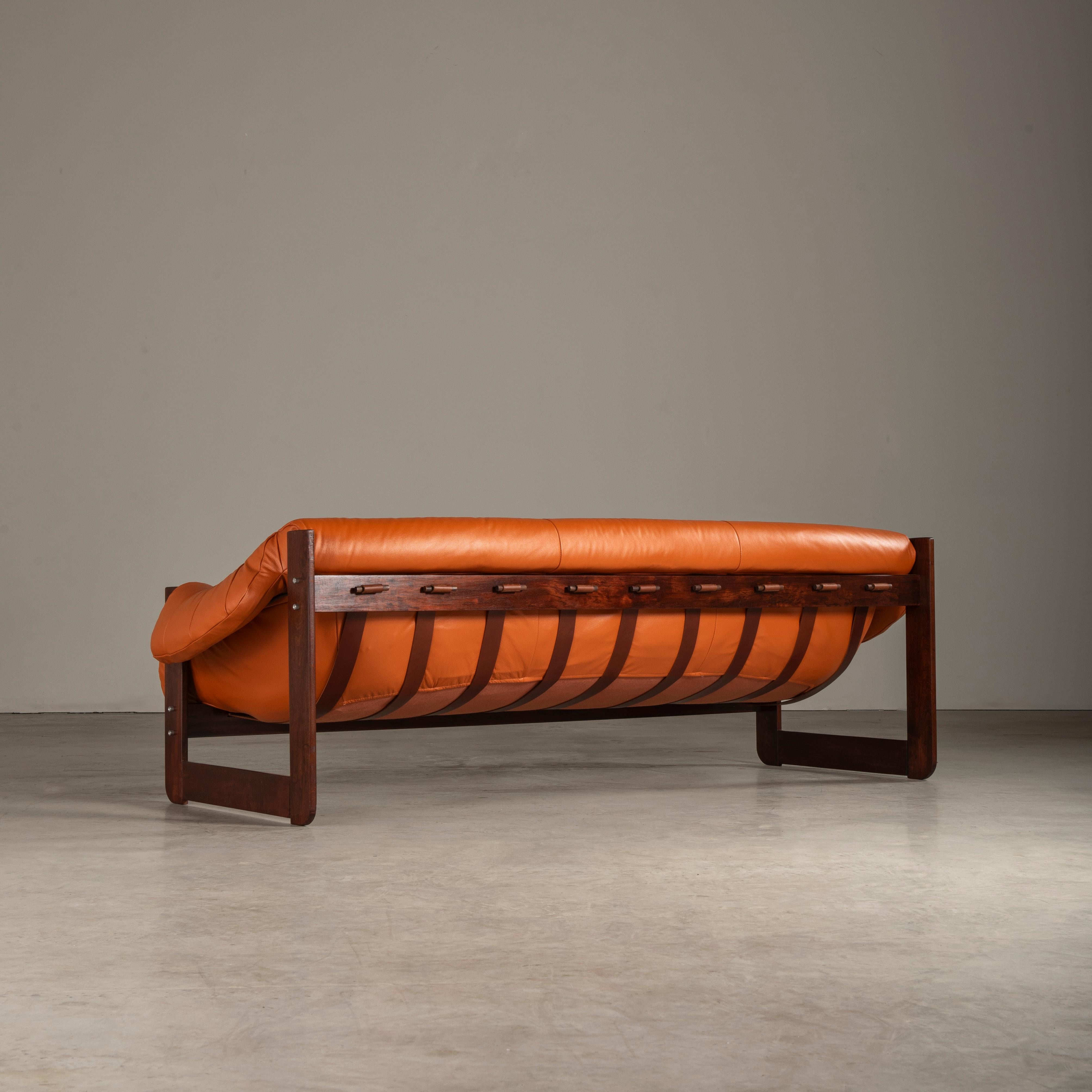 Sofa „MP-97“, von Percival Lafer, Brazilian Modern (Moderne der Mitte des Jahrhunderts) im Angebot