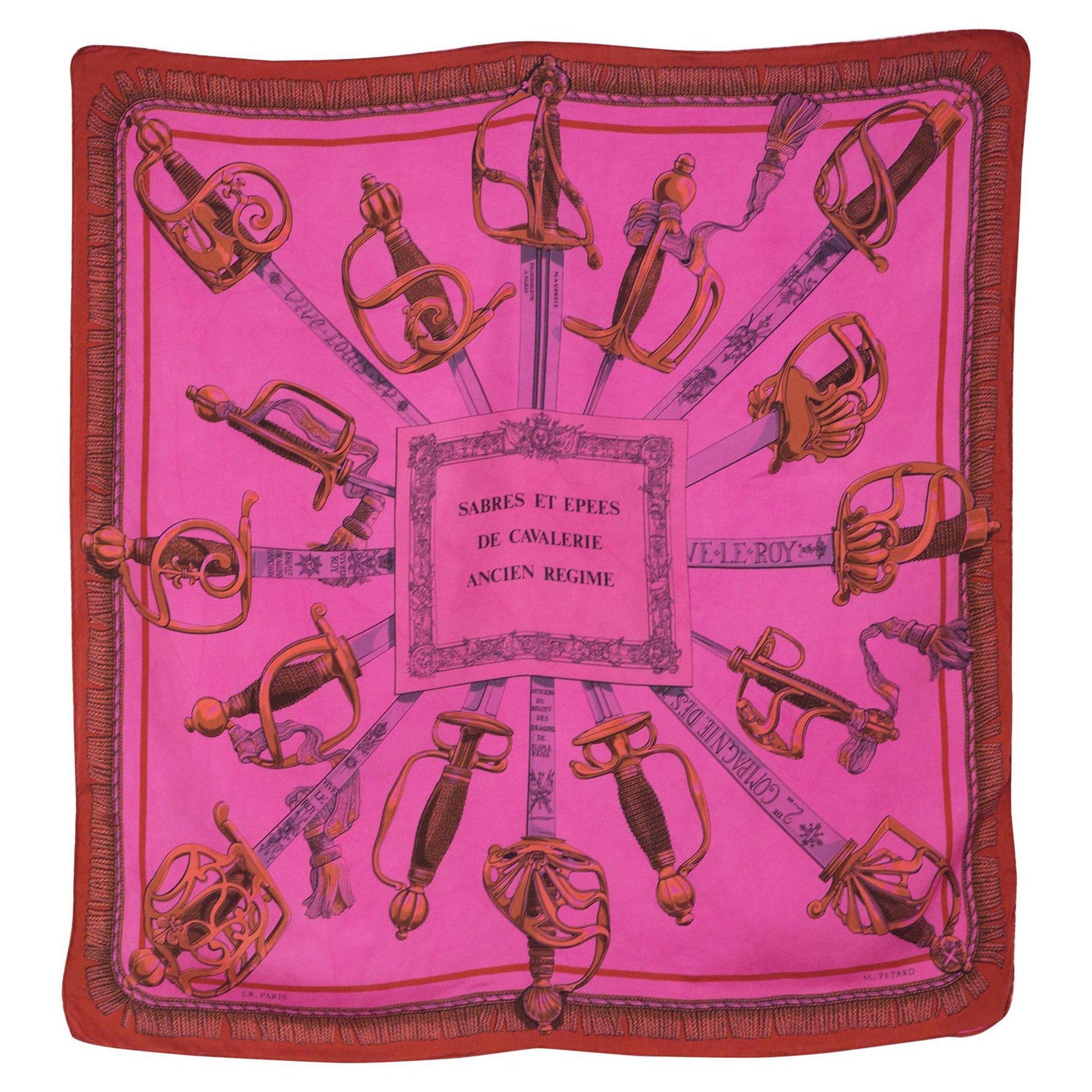 M.Petard - Écharpe en soie rose Sabres et perles de Cavalerie Ancien Regime en vente