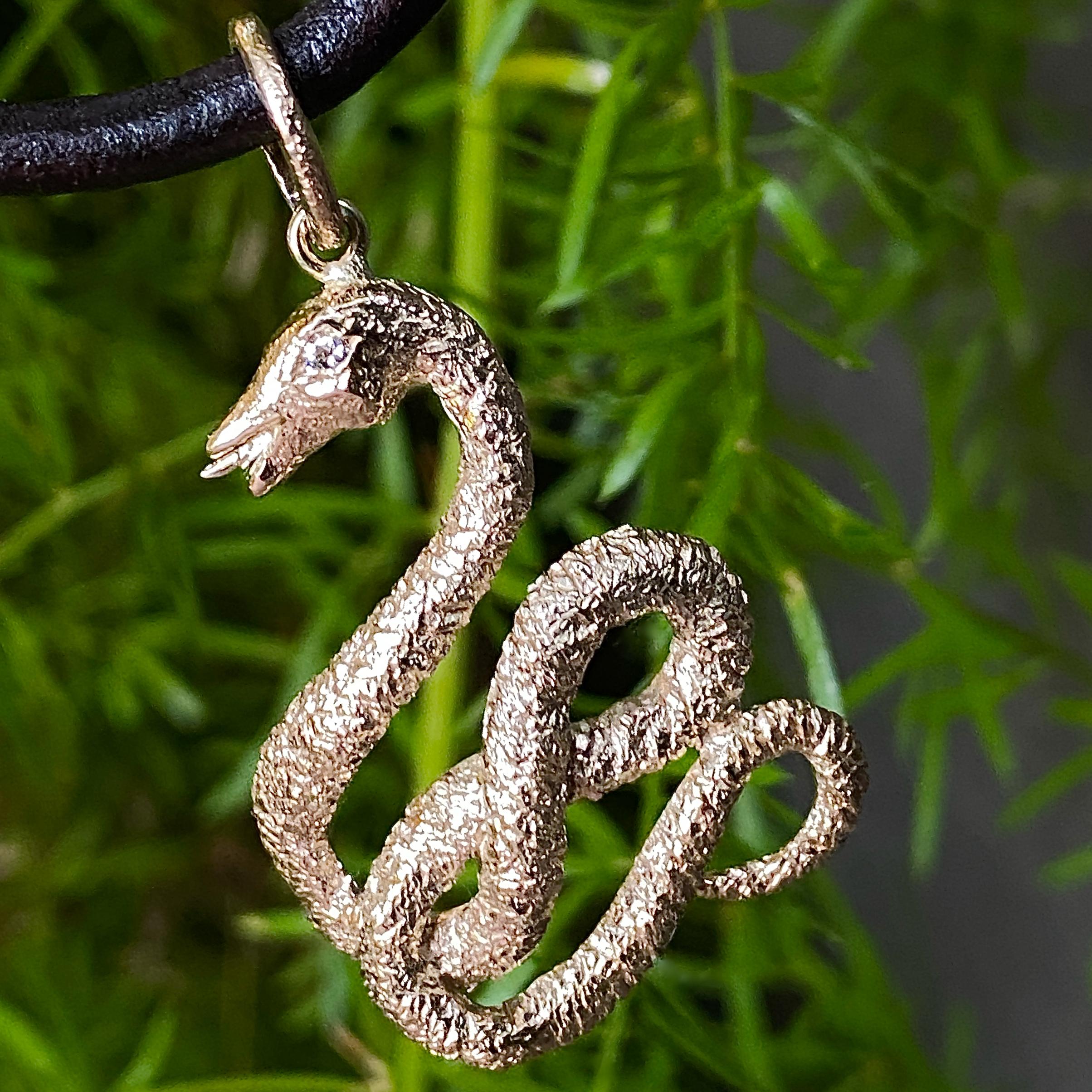 gold cobra pendant