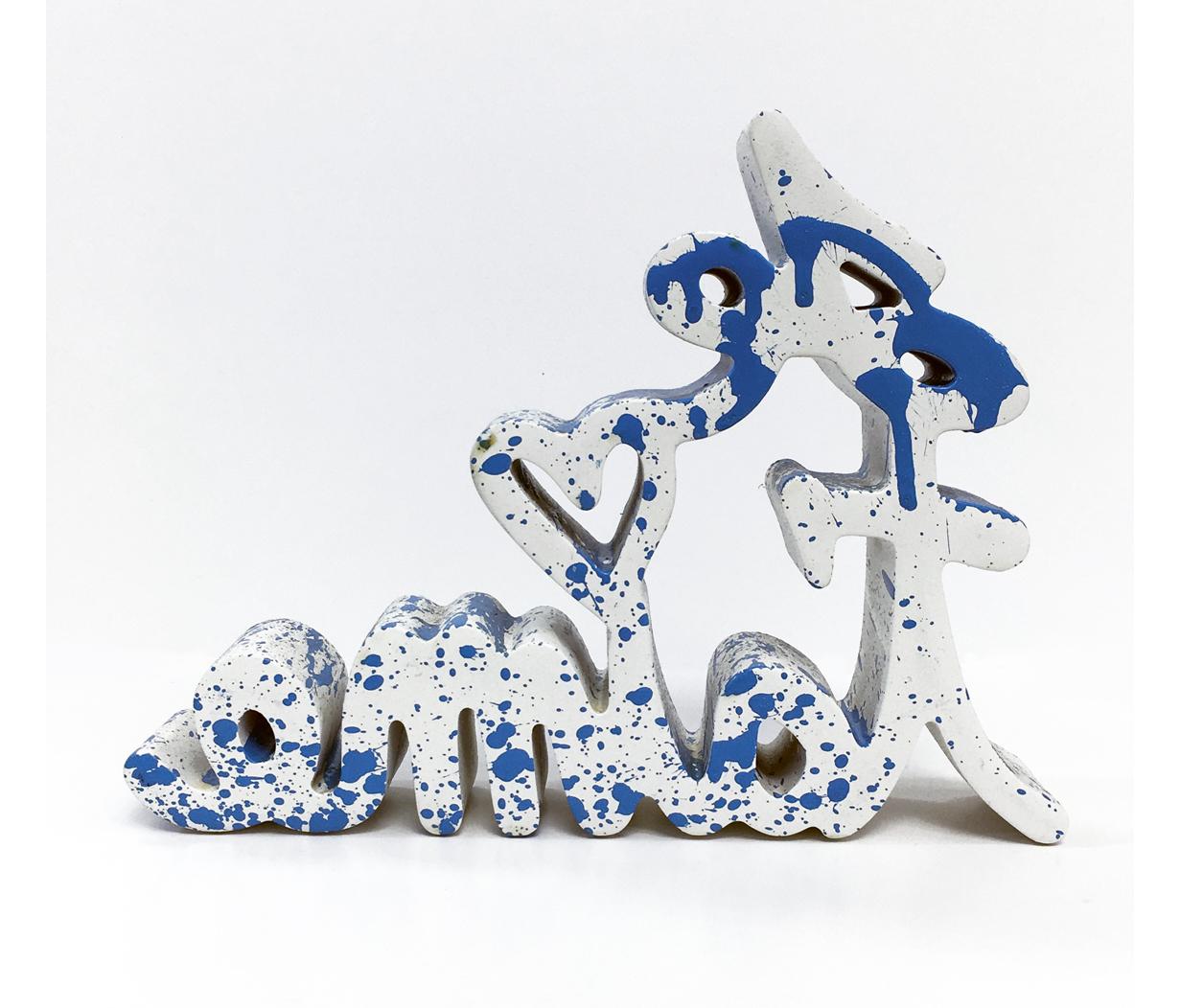 JE T'AIME - BLUE SPLASH (SCULPTURE) - Sculpture by Mr Brainwash