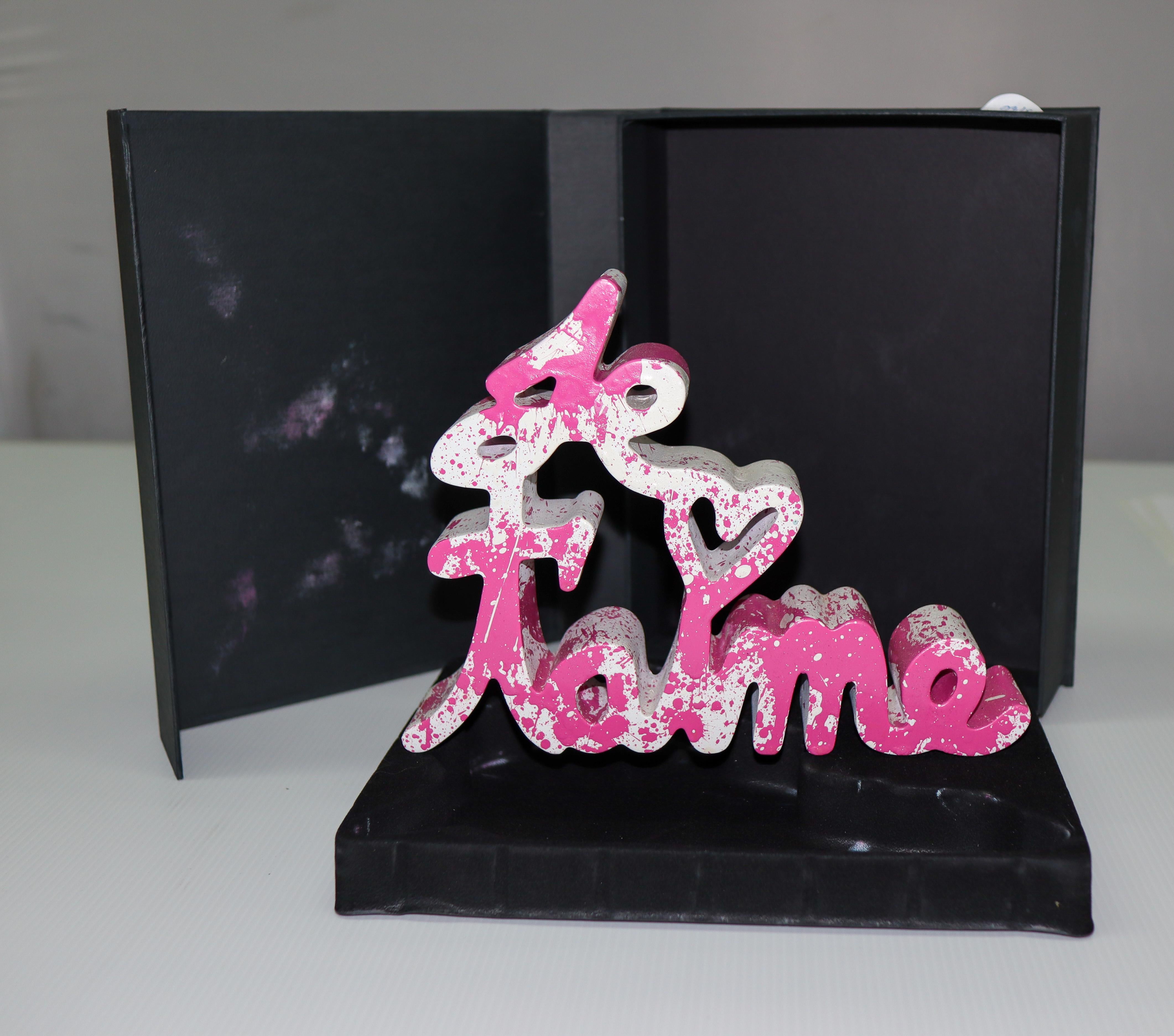 Je T'aime (Pink Splash) - Sculpture by Mr Brainwash