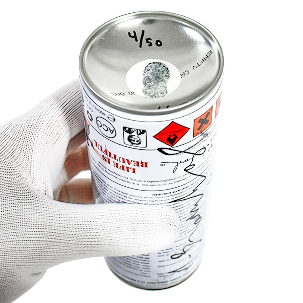 Can ultra lux New York in edizione speciale in oro.
Questi sono stati pubblicati nel 2016 in occasione della mostra personale di Mr. Brainwash a NYC chiamata Brainwashed.
Ognuno di questi pezzi è stato  rifinito a mano con vernice dorata, rendendo