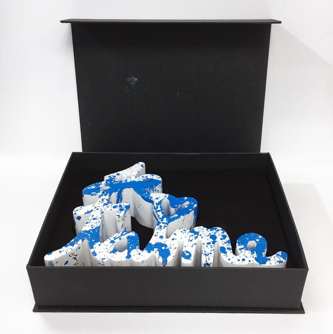 JE T'AIME - BLUE SPLASH (SCULPTURE) - Gray Abstract Sculpture by Mr. Brainwash