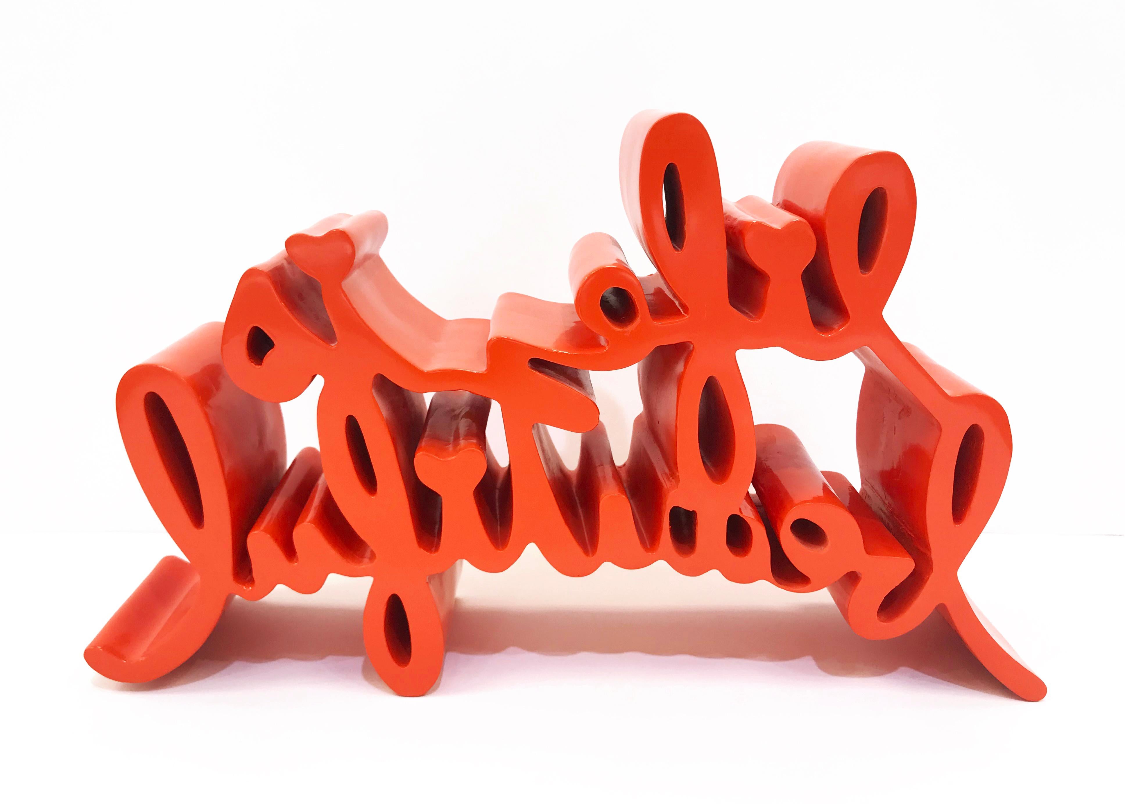 LA VIDA ES BELLA (GRAN ESCULTURA NARANJA) - Figurative Sculpture Rojo de Mr. Brainwash