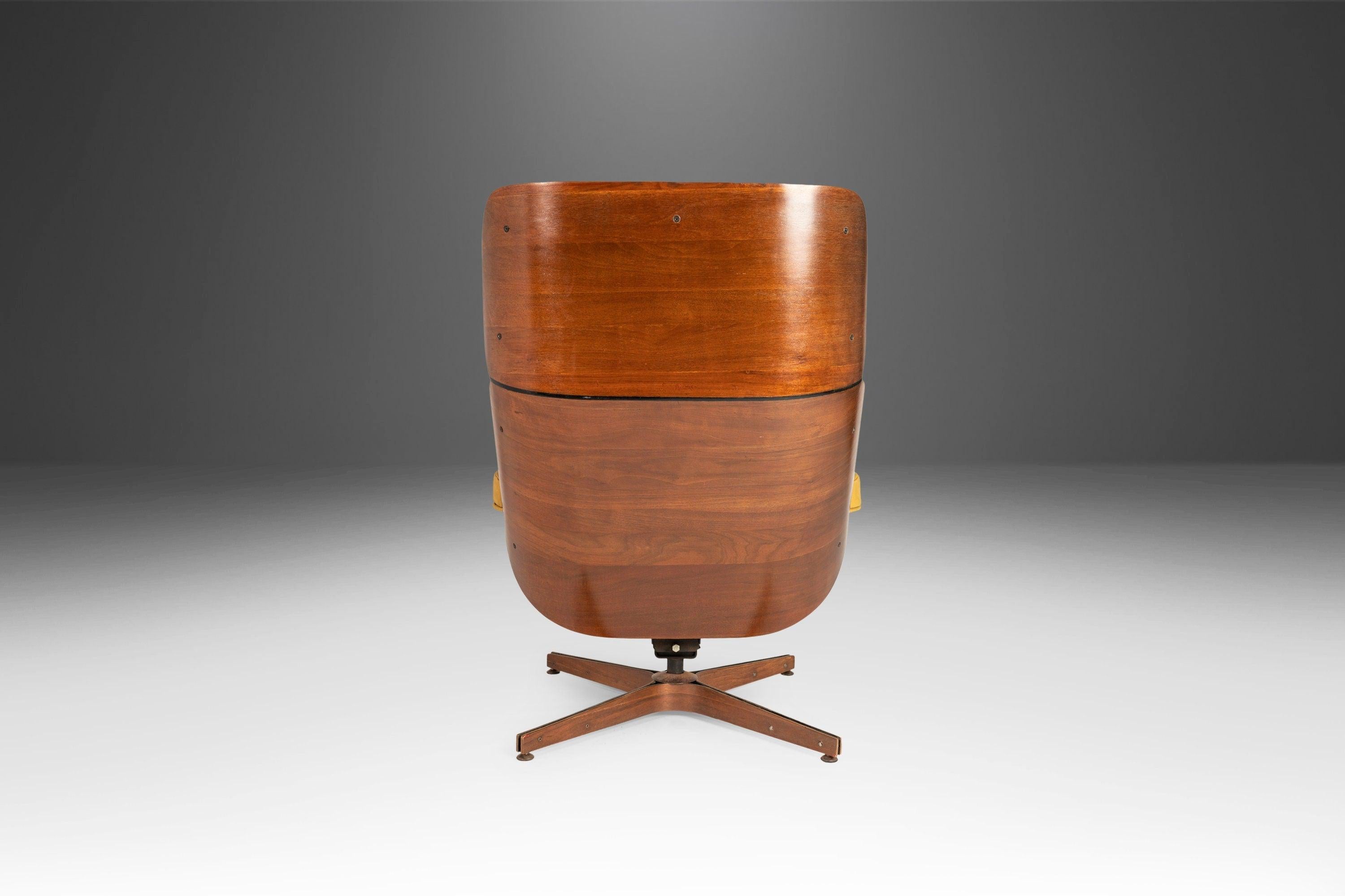 Mr. Chair Bentwood Walnut Lounge Chair for Plycraft by George Mulhauser, c. 1960 3