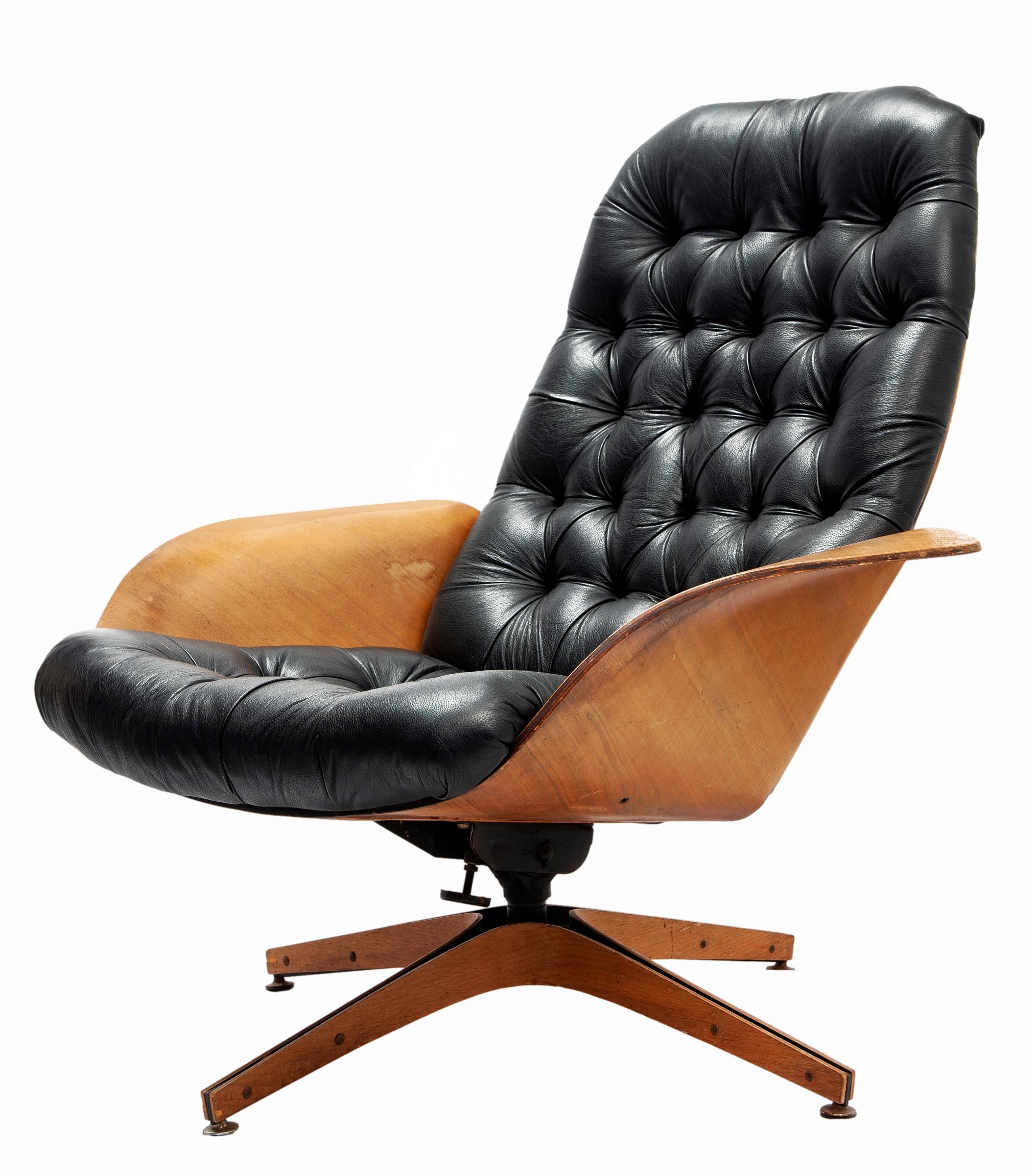 Mid-Century Modern Mr. Chair For Sale