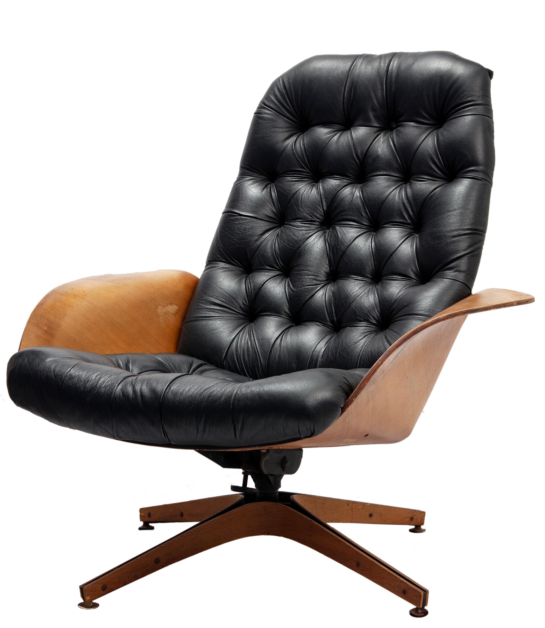 Mid-Century Modern Mr. Chair For Sale