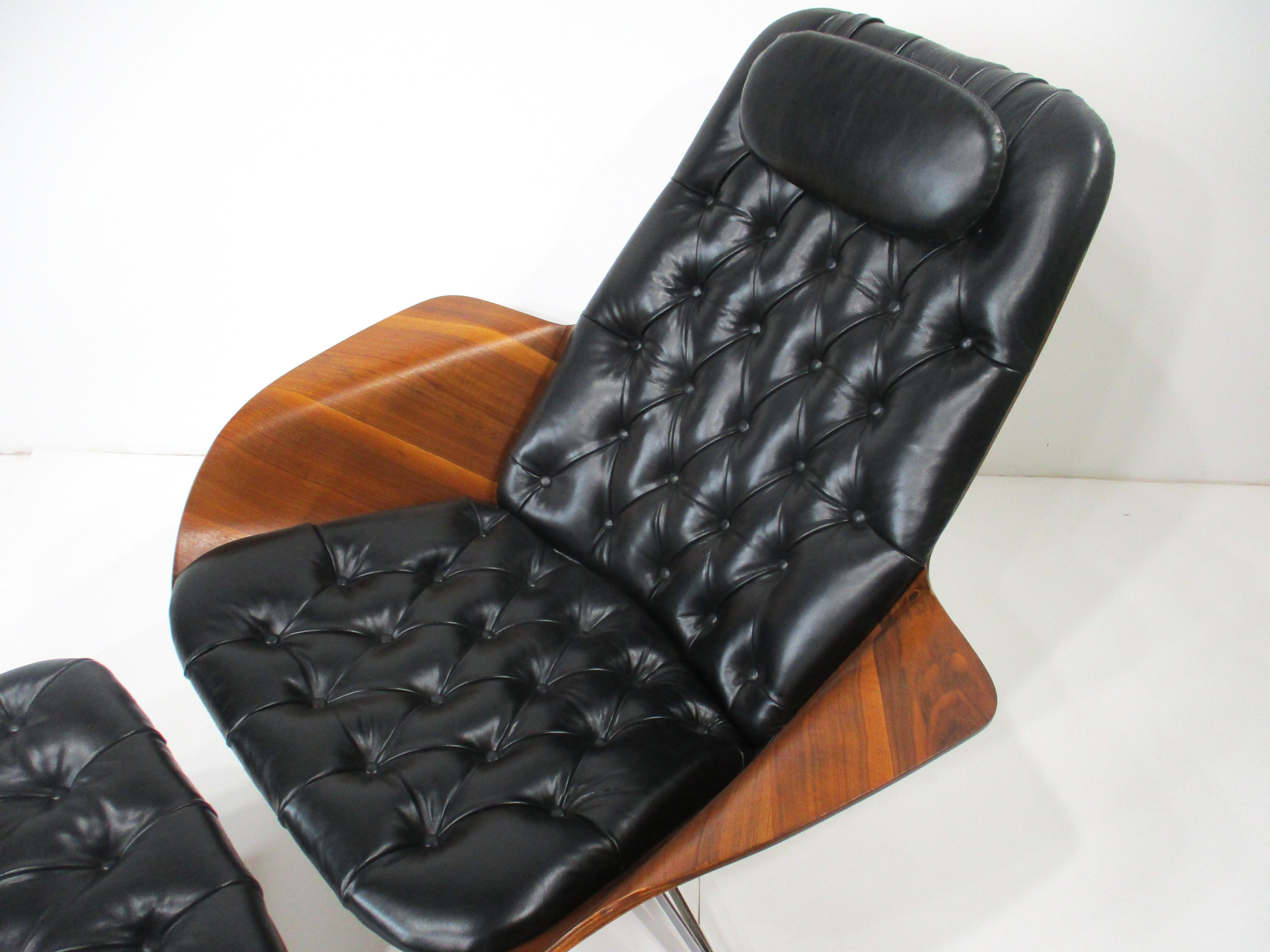 Chaise longue en cuir et noyer George Mulhauser pour Plycraft en vente 2