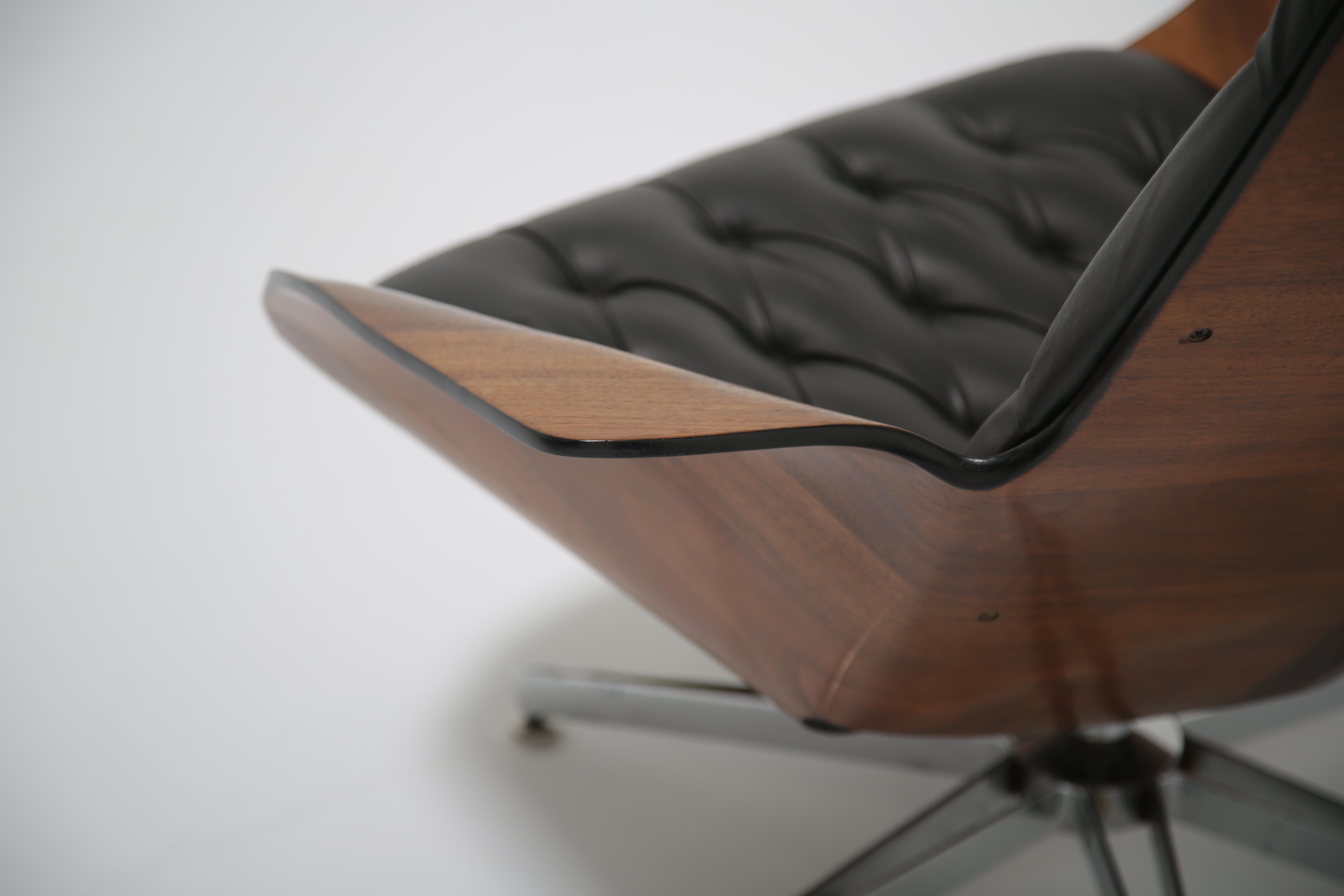 'Mr Chair' Walnut Swivel Lounge Chair by George Mulhauser for Plycraft, 1960s. en venta 4