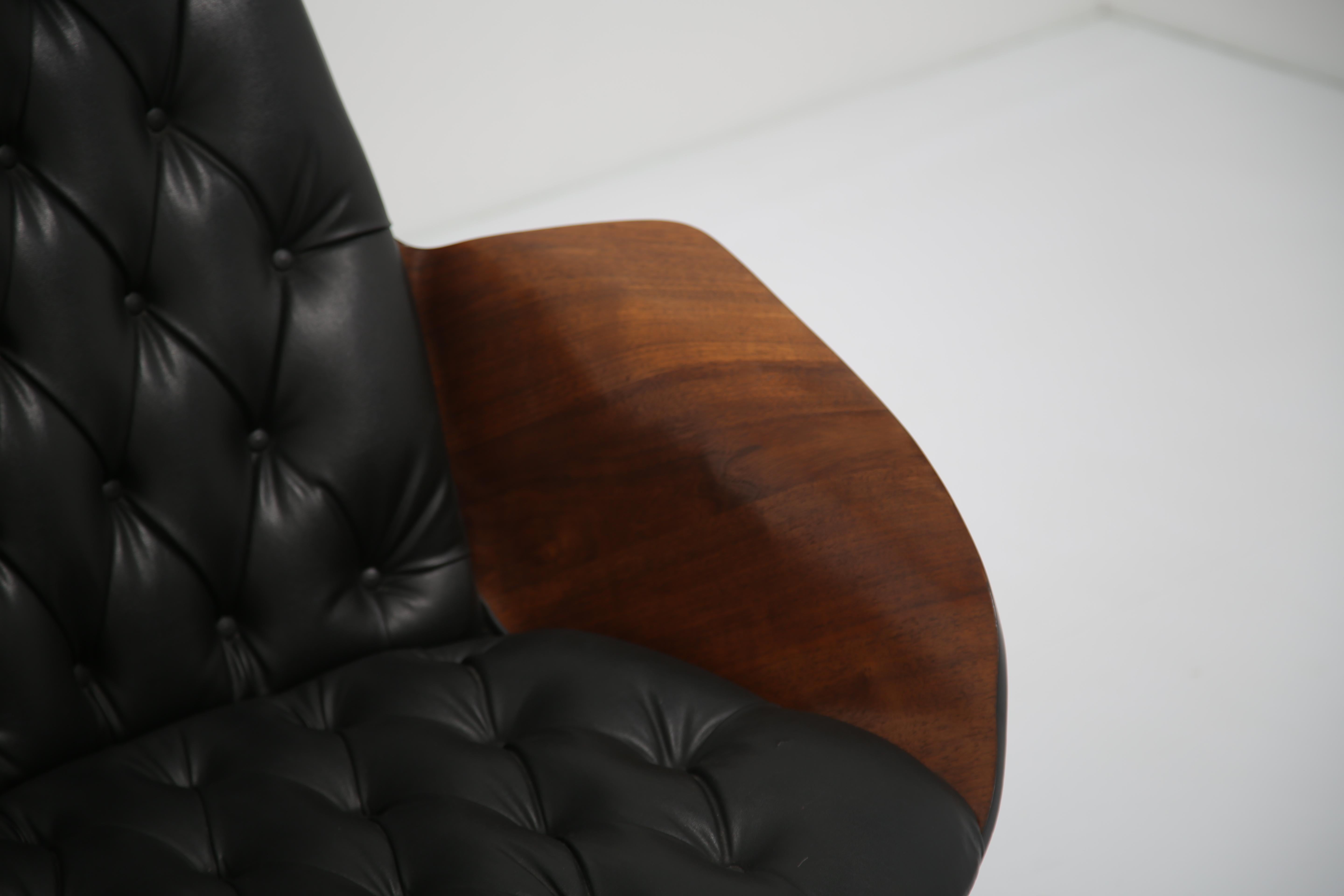 'Mr Chair' Walnut Swivel Lounge Chair by George Mulhauser for Plycraft, 1960s. en venta 9