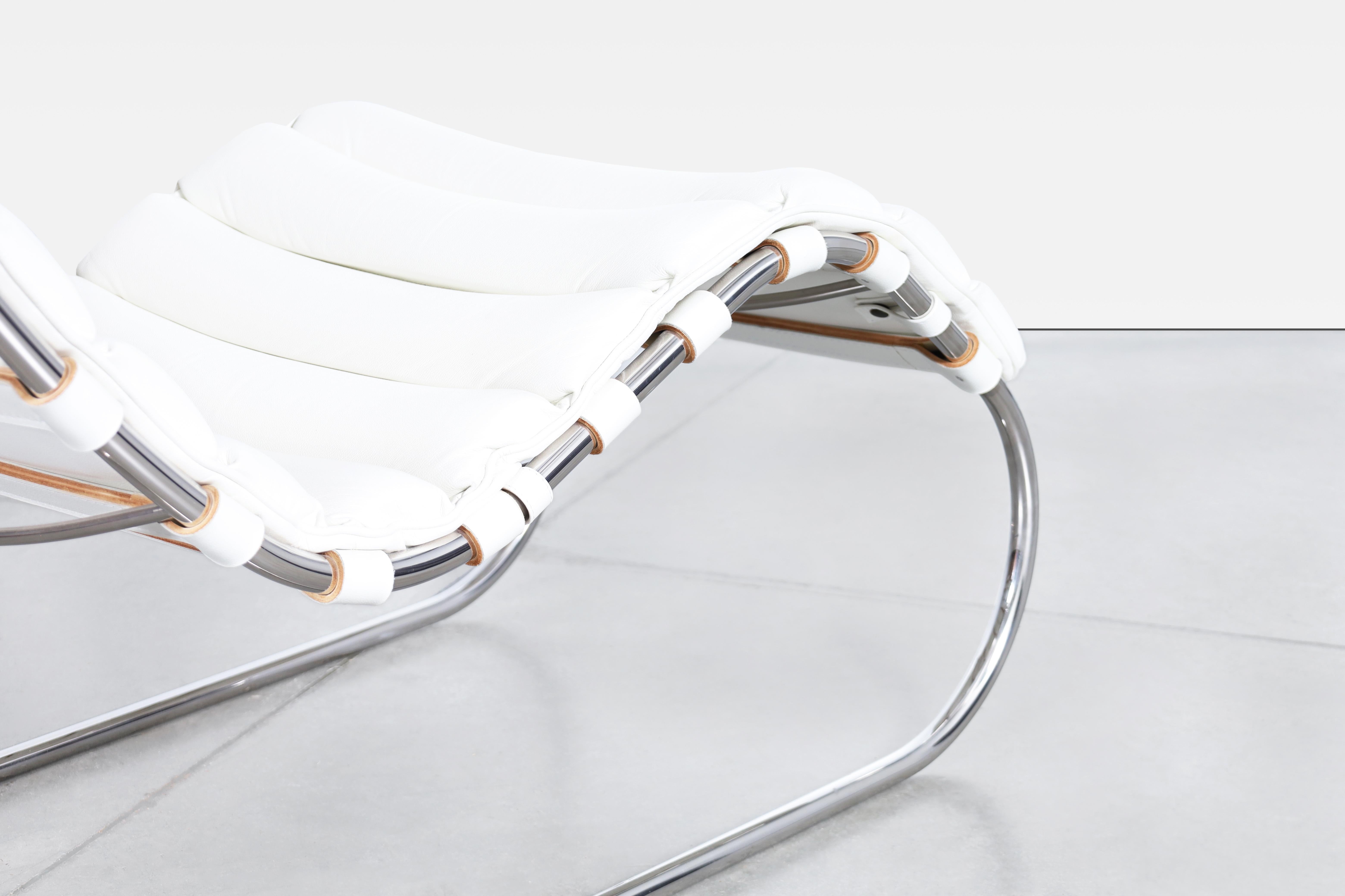 MR Chaise Lounge Chairs by Mies Van der Rohe for Knoll For Sale 4