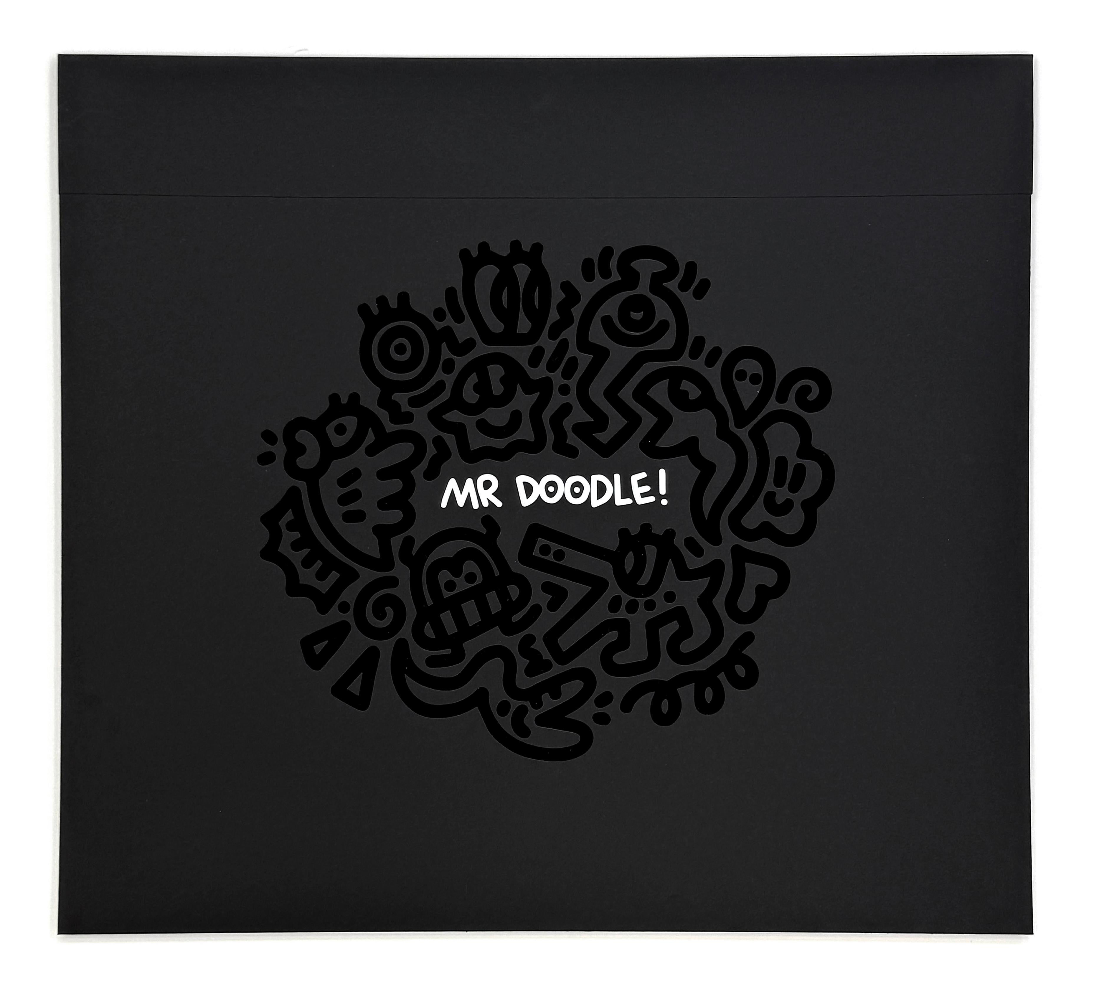Doodle Hug (gerahmter handsignierter Siebdruck) (Beige), Abstract Print, von Mr Doodle