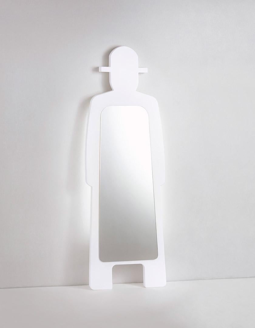 M. Giò Specchio Miroir lumineux blanc laiteux de Giò Colonna Romano
Dimensions : D 7 x L 70 x H 207 cm.
Matériaux : Polyéthylène et miroir.
Poids : 13 kg.

Disponible en différentes couleurs. Ce produit peut être utilisé à l'intérieur et à