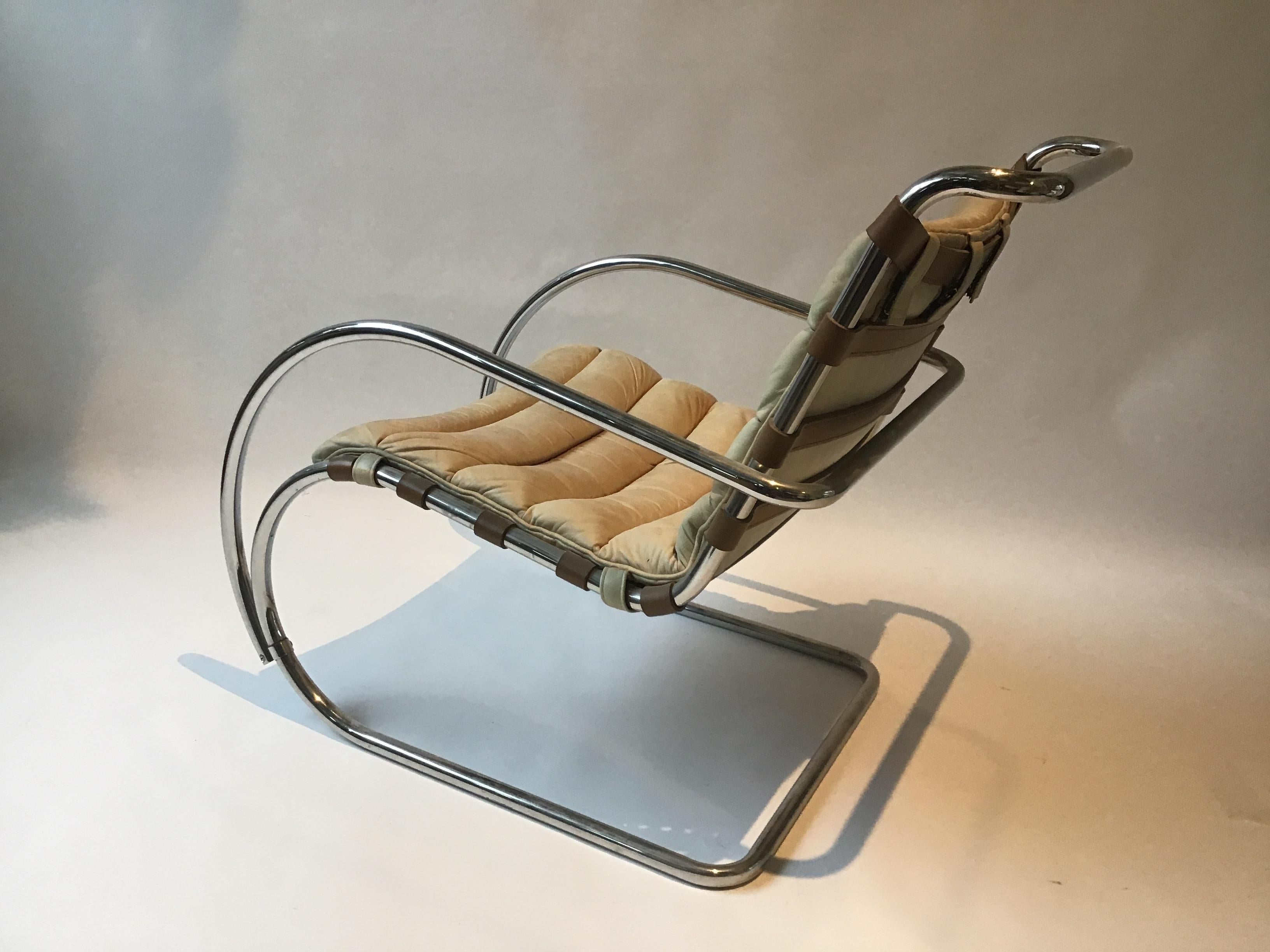 Mr. Lounge Armchair by Mies van der Rohe for Knoll International In Good Condition For Sale In Tarrytown, NY