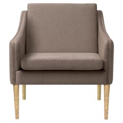 Fauteuil de salon M. Olsen en chêne massif fumé gris broken par Warm Nordic