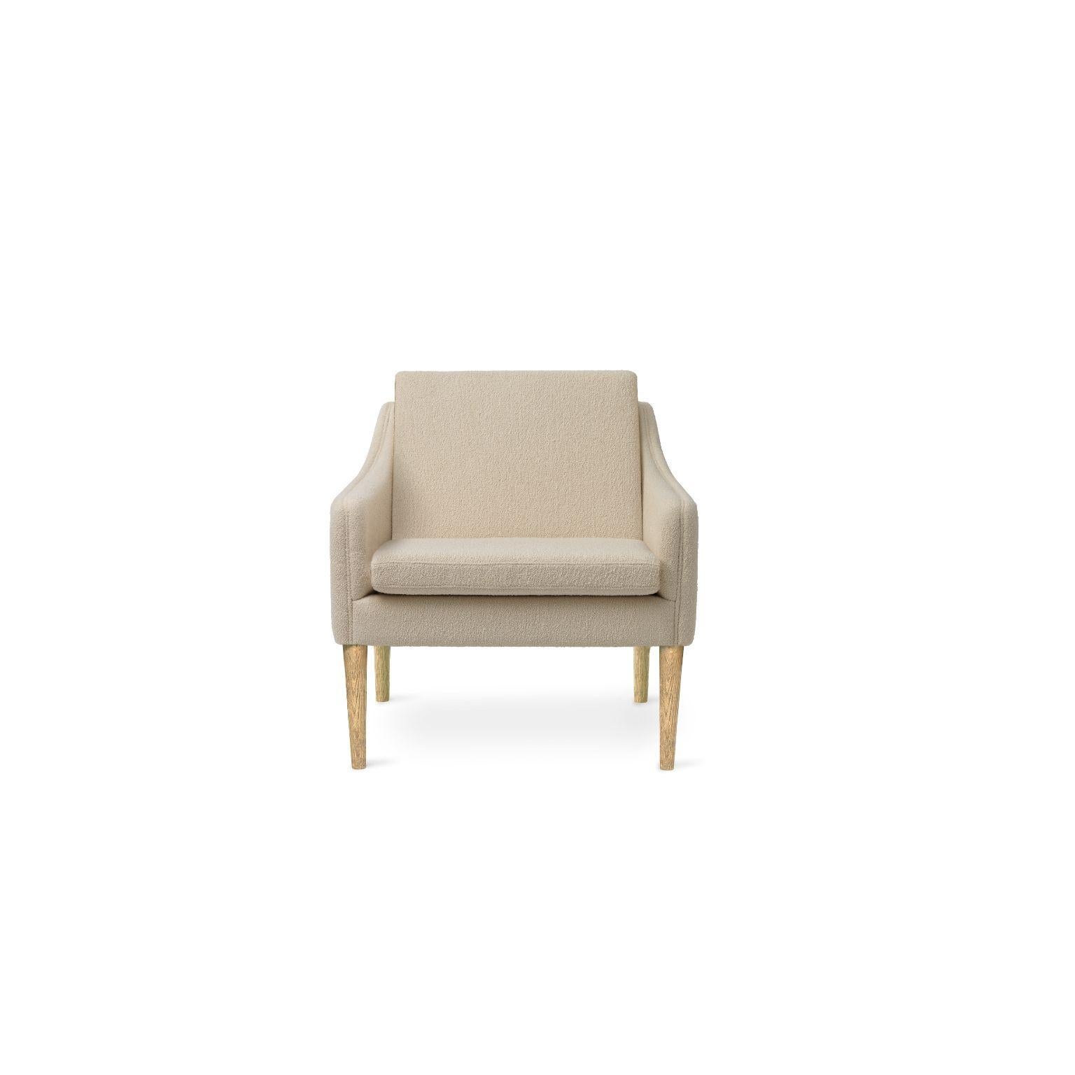 Mr. Olsen lounge chair solid smoked oak cream by Warm Nordic.
Dimensions: D81 x W79 x H 78 cm
Material: Textile upholstery, Foam, Spring system, Oak
Weight: 27 kg
Also available in different colours, materials and finishes.

A classic,