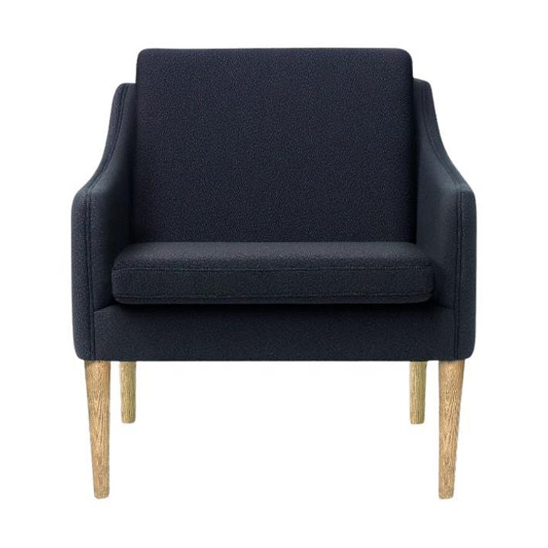 Loungesessel aus massivem Rauchholz in Mitternachtsblau von Warm Nordic