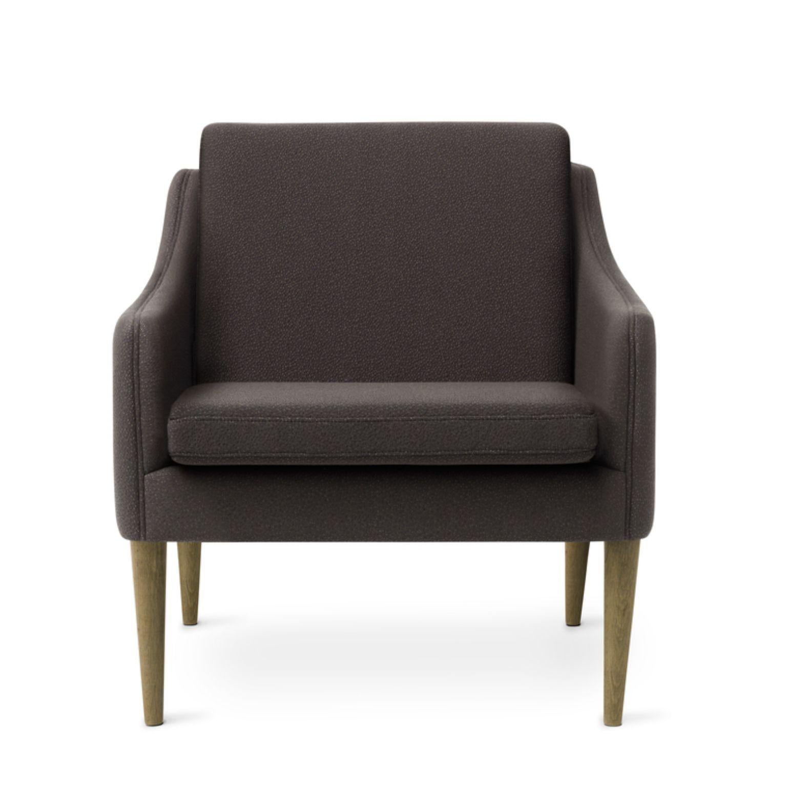 Mr. Olsen Lounge Chair Sprinkles Solid Smoked Oak Mocca by Warm Nordic
Dimensions: D81 x W79 x H 78 cm
Material: Textile upholstery, Foam, Spring system, Oak
Weight: 27 kg
Also available in different colours, materials and finishes. Please