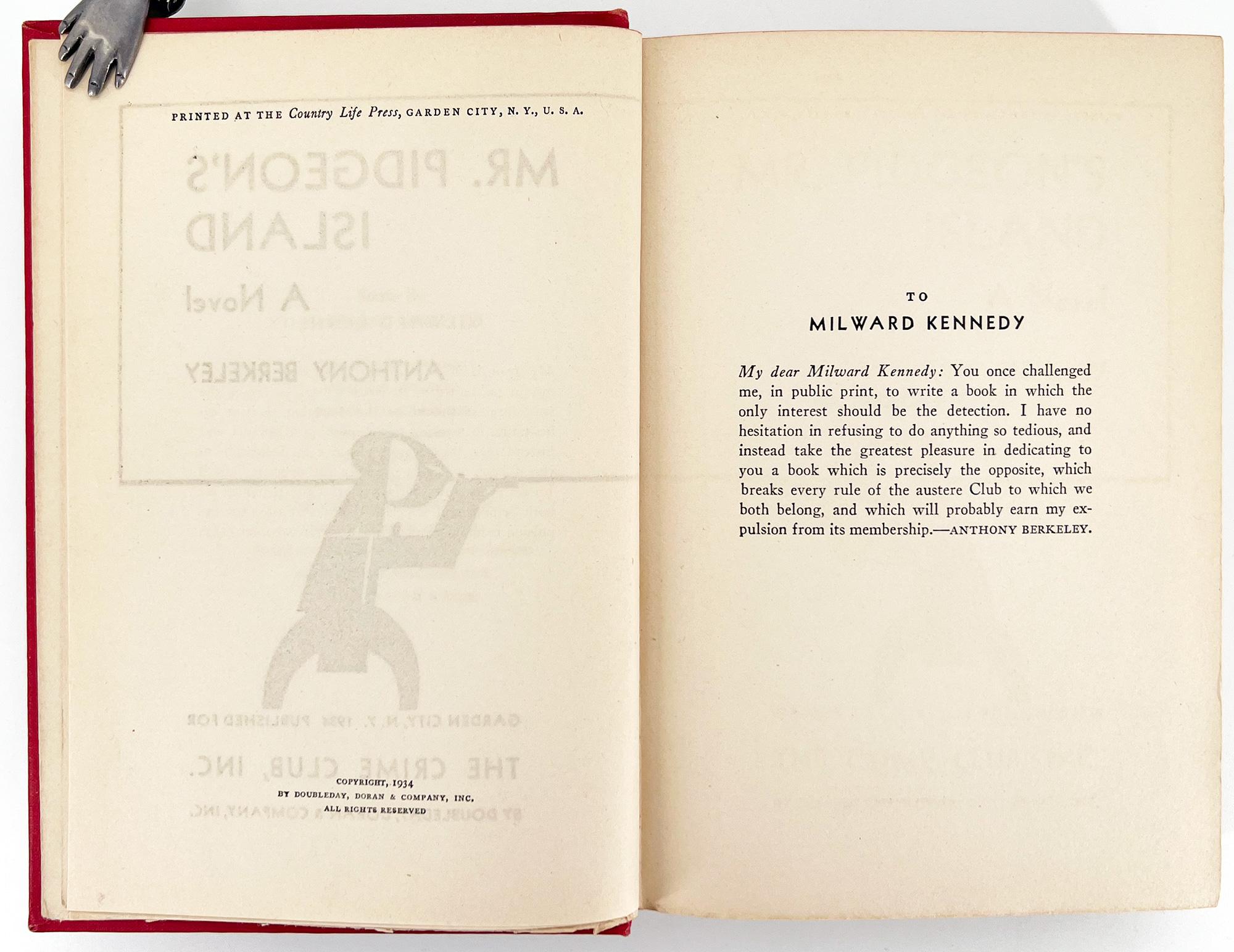 Garden City, New York : Doubleday, Doran & Co. (The Crime Club), 1934. 
Première édition américaine. 8vo, 7 1/2 x 5 1/4 pouces (190 x 130 mm) ; (8), 347 pp. Toile rouge de l'éditeur, titre en noir sur le dos et figure de squelette sur la couverture,